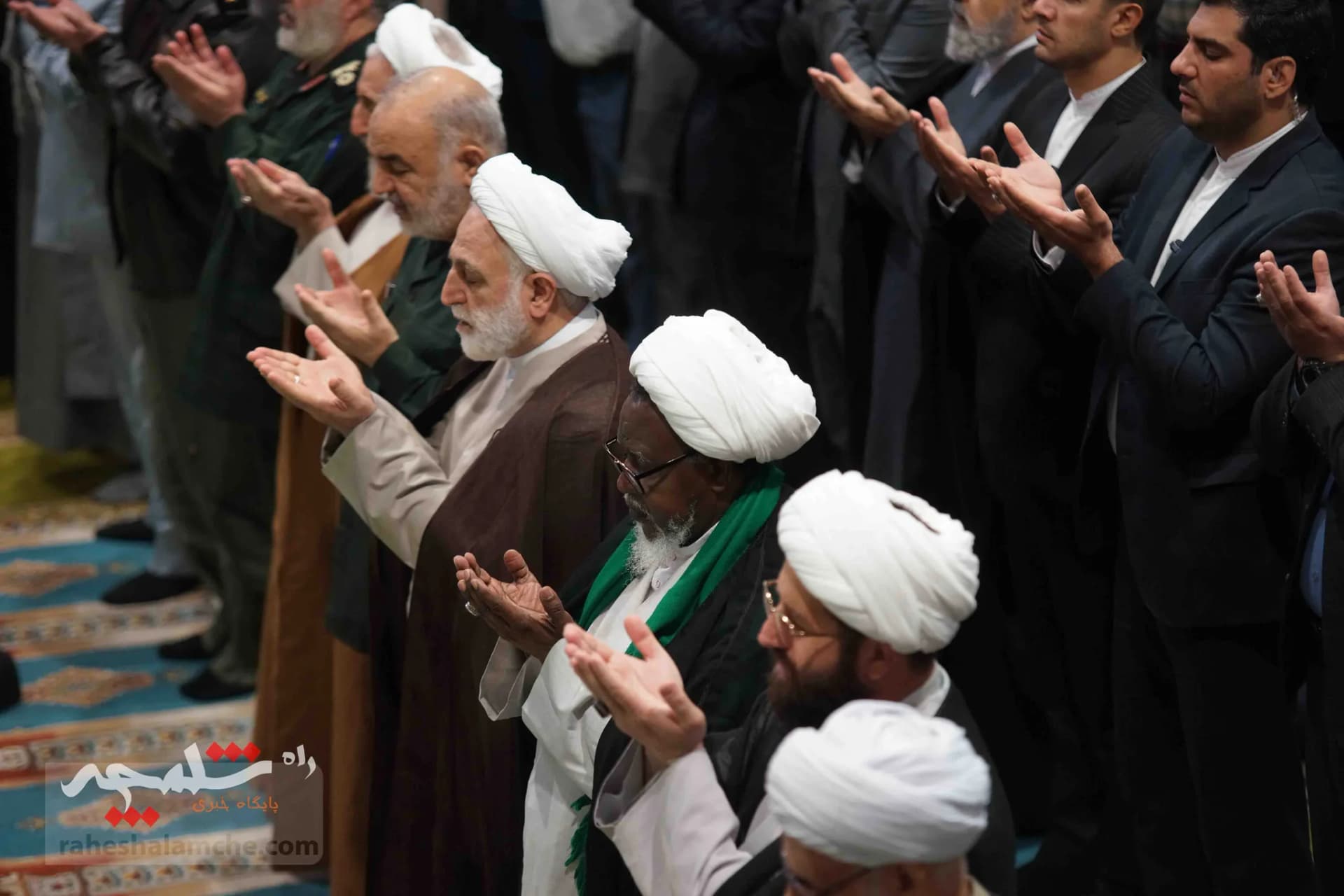 نمازجمعه تهران با حضور «شیخ زکزاکی» +تصاویر — تصویر 39