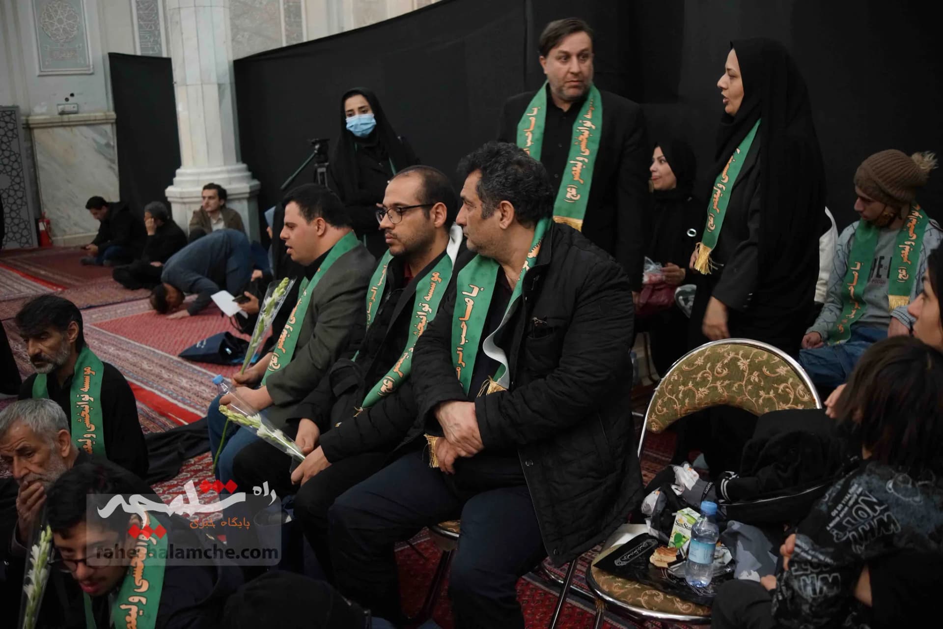 همه شخصیتهایی که در مراسم ترحیم آیتالله امام کاشانی حضور داشتند +تصاویر — تصویر 73
