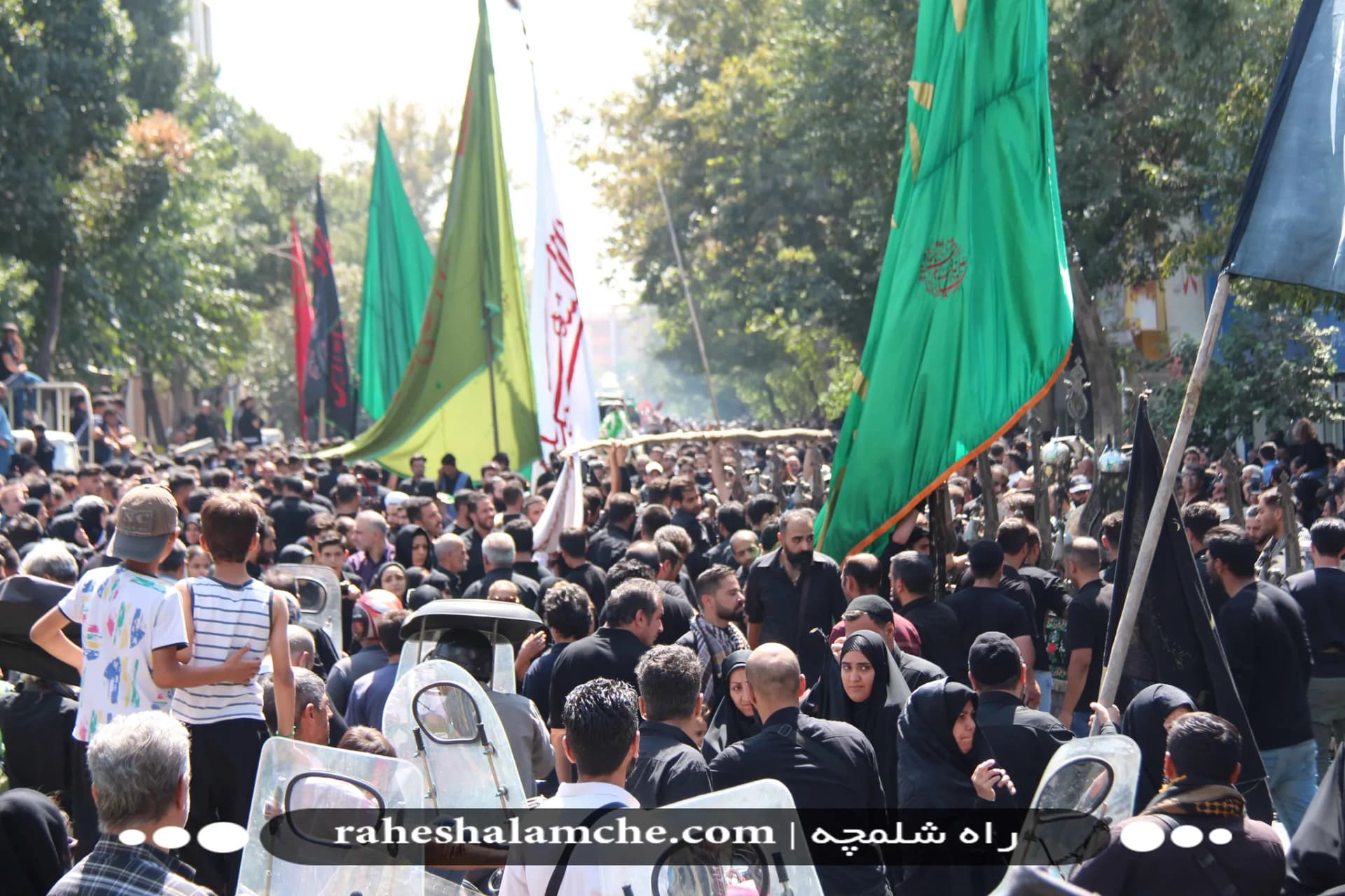 بزرگ ترین کاروان علامت کشی و دسته عزاداری بنیاسد در تهران/ تصاویر — تصویر 61