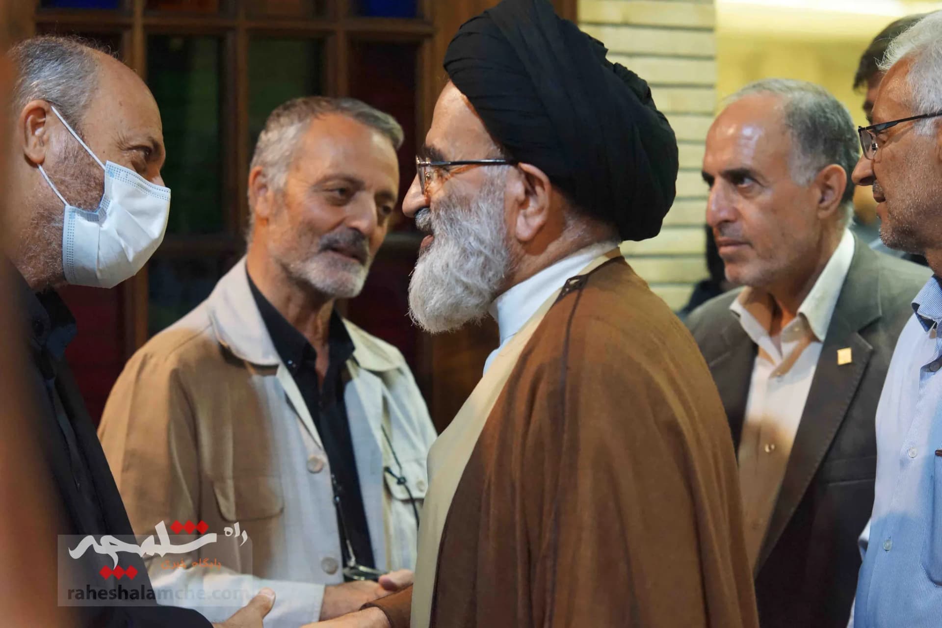 همه شخصیتهایی که در مراسم ختم مادر زریبافان شرکت کرده بودند +تصاویر — تصویر 96