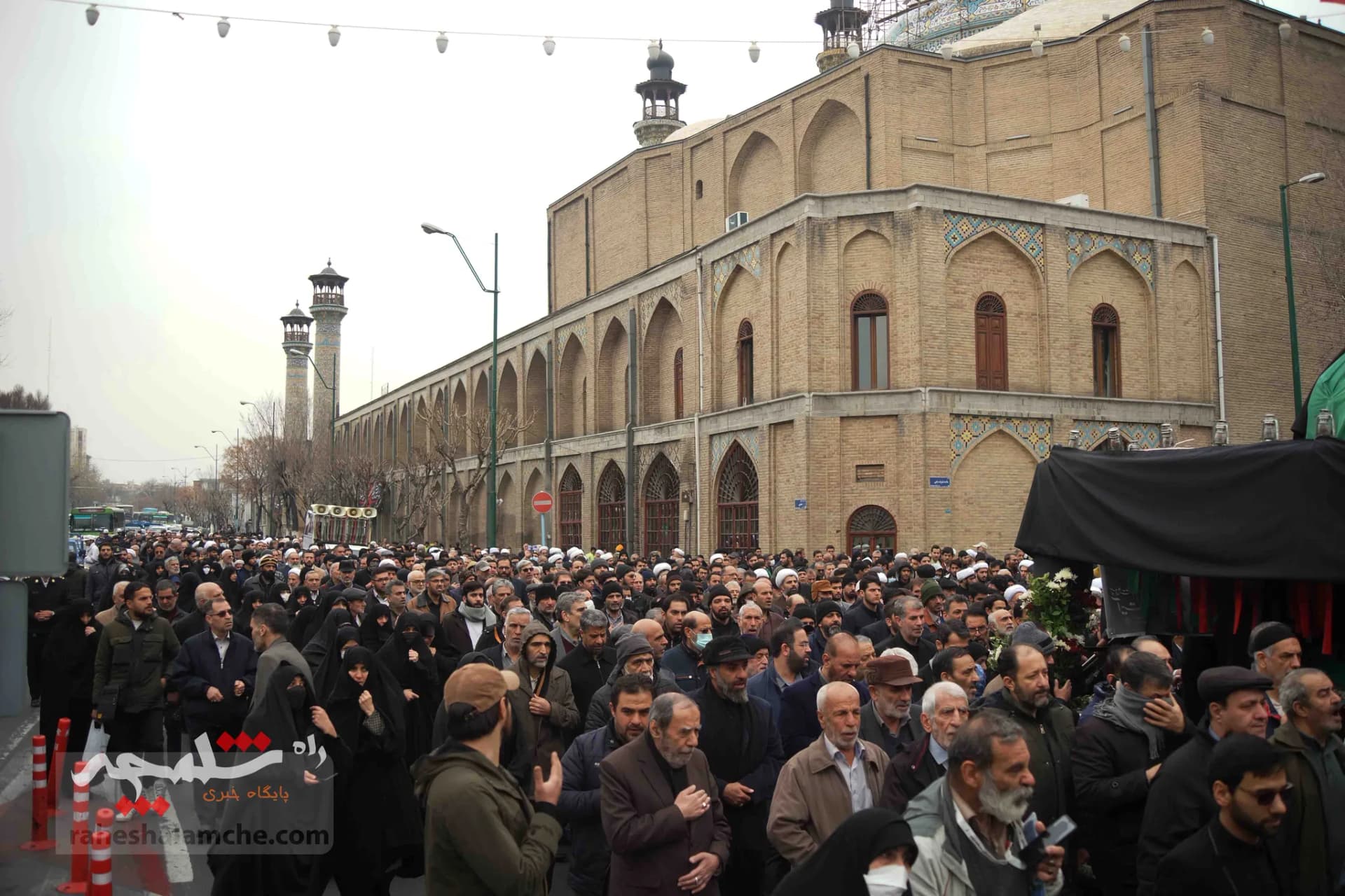 تشییع پیکر آیتالله امامی کاشانی +تصاویر — تصویر 34
