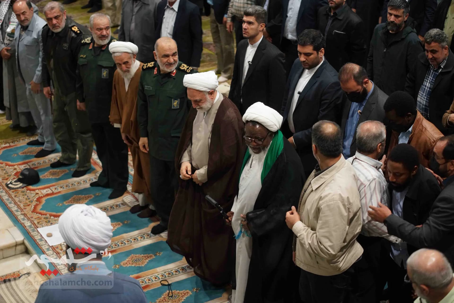 نمازجمعه تهران با حضور «شیخ زکزاکی» +تصاویر — تصویر 21