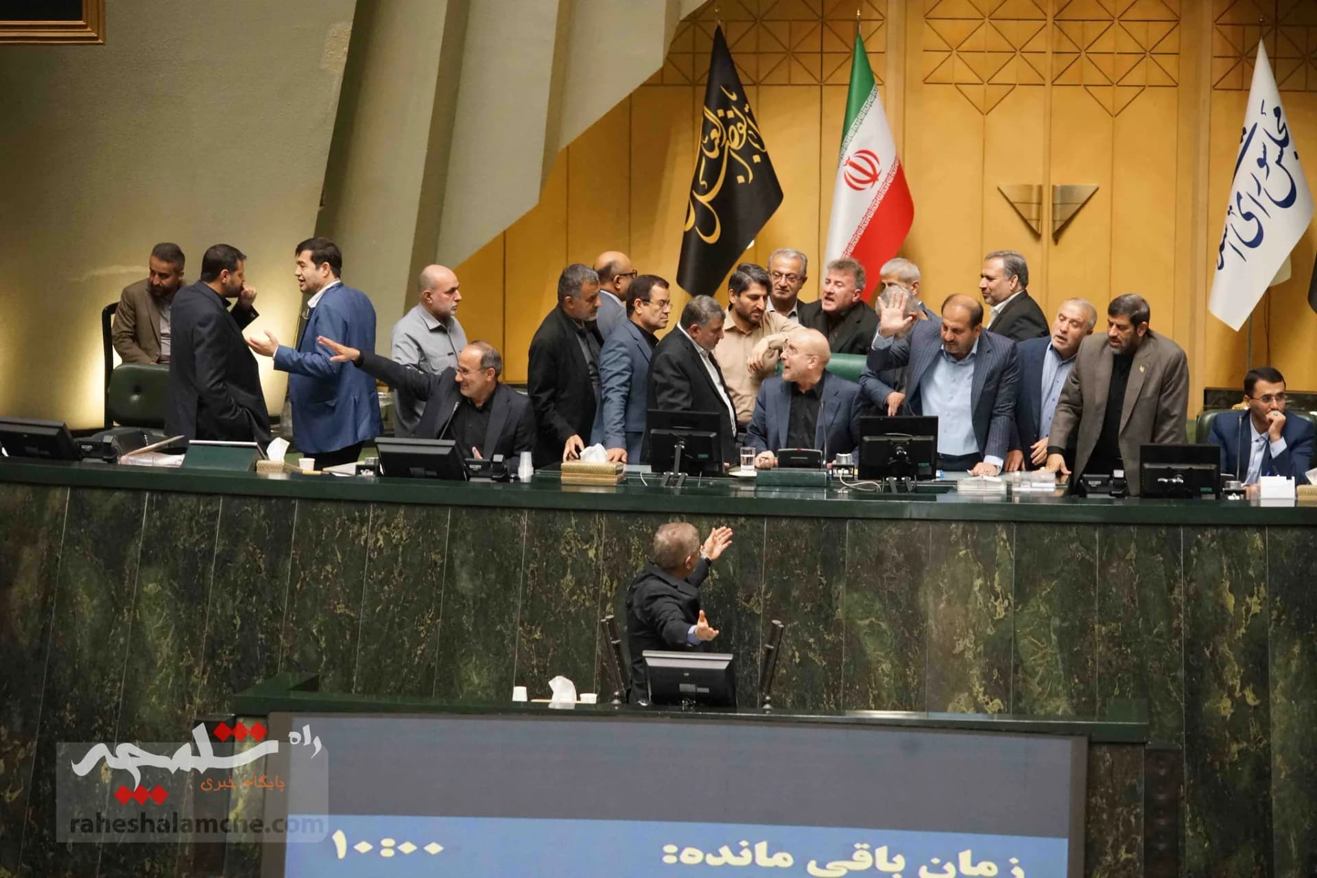 تحصن نمایندگان شمالی در صحن علنی امروز مجلس +تصاویر — تصویر 27