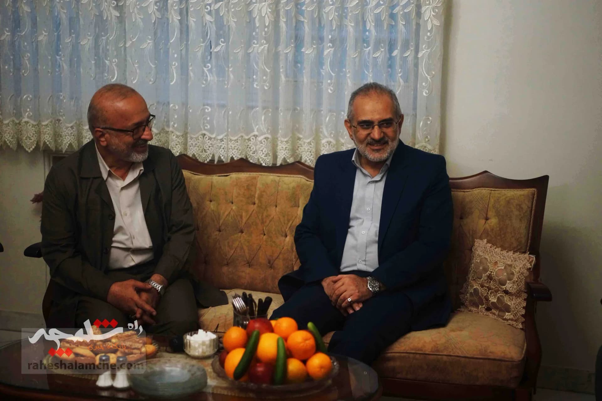 حضور سیدمحمد حسینی در منزل سه شهید +تصاویر — تصویر 7