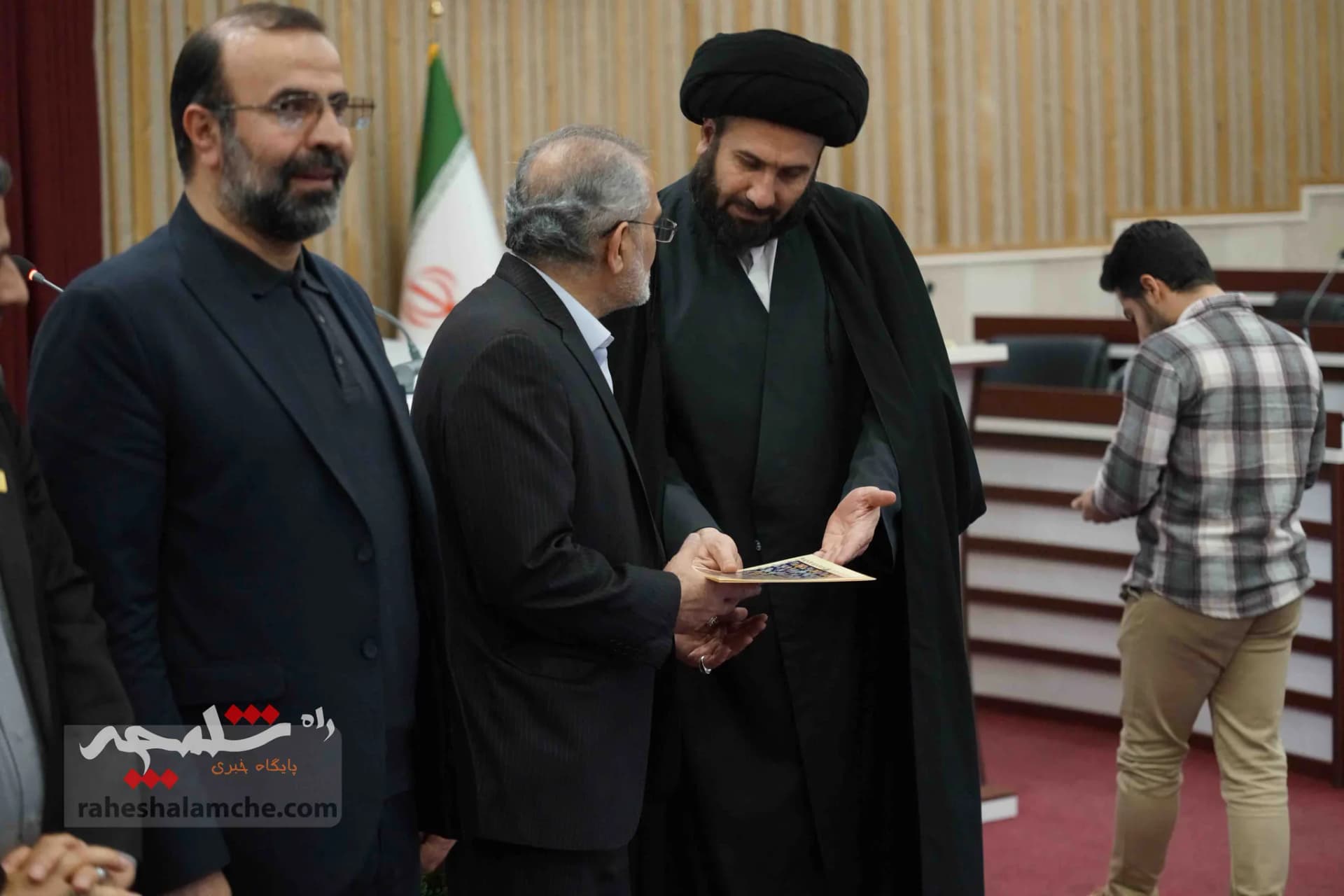 برگزاری همایش«مقاومت و جهان آینده» با حضور معاون رئیسجمهور در قزوین +تصاویر — تصویر 60