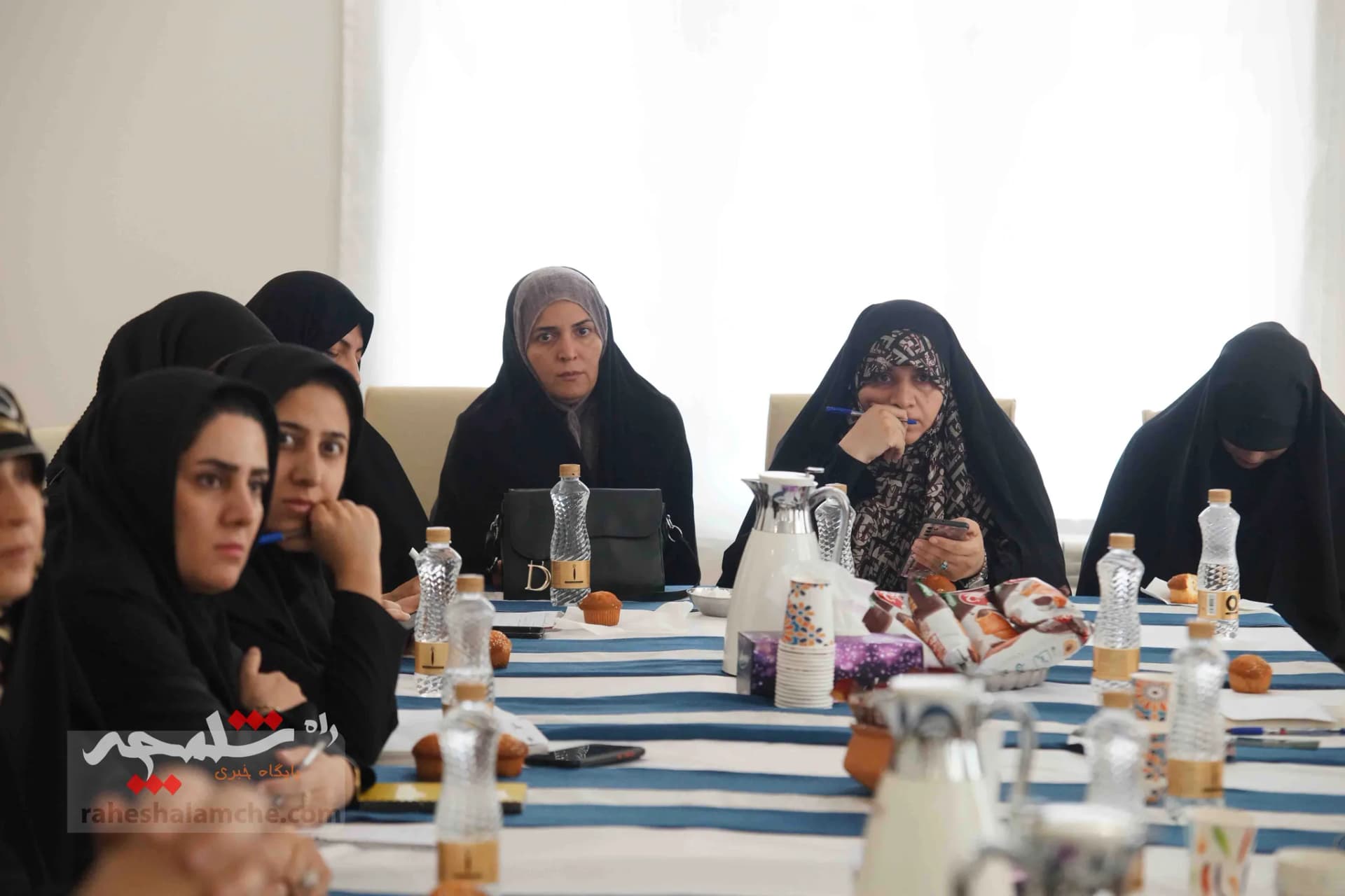 نشست ستاد انتخاباتی زاکانی در امور بینالملل و ایرانیان خارج از کشور +تصاویر — تصویر 11