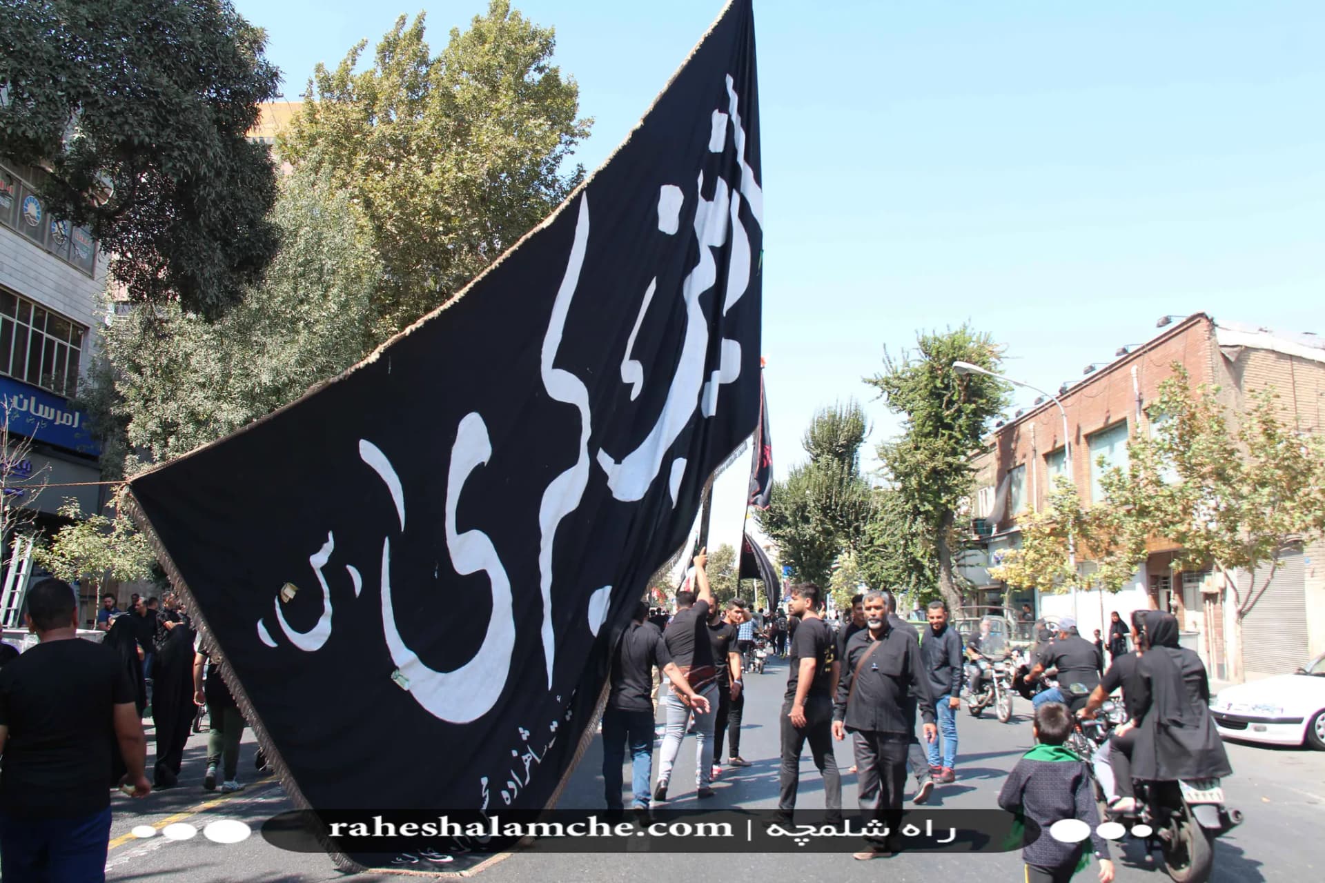 بزرگ ترین کاروان علامت کشی و دسته عزاداری بنیاسد در تهران/ تصاویر — تصویر 71