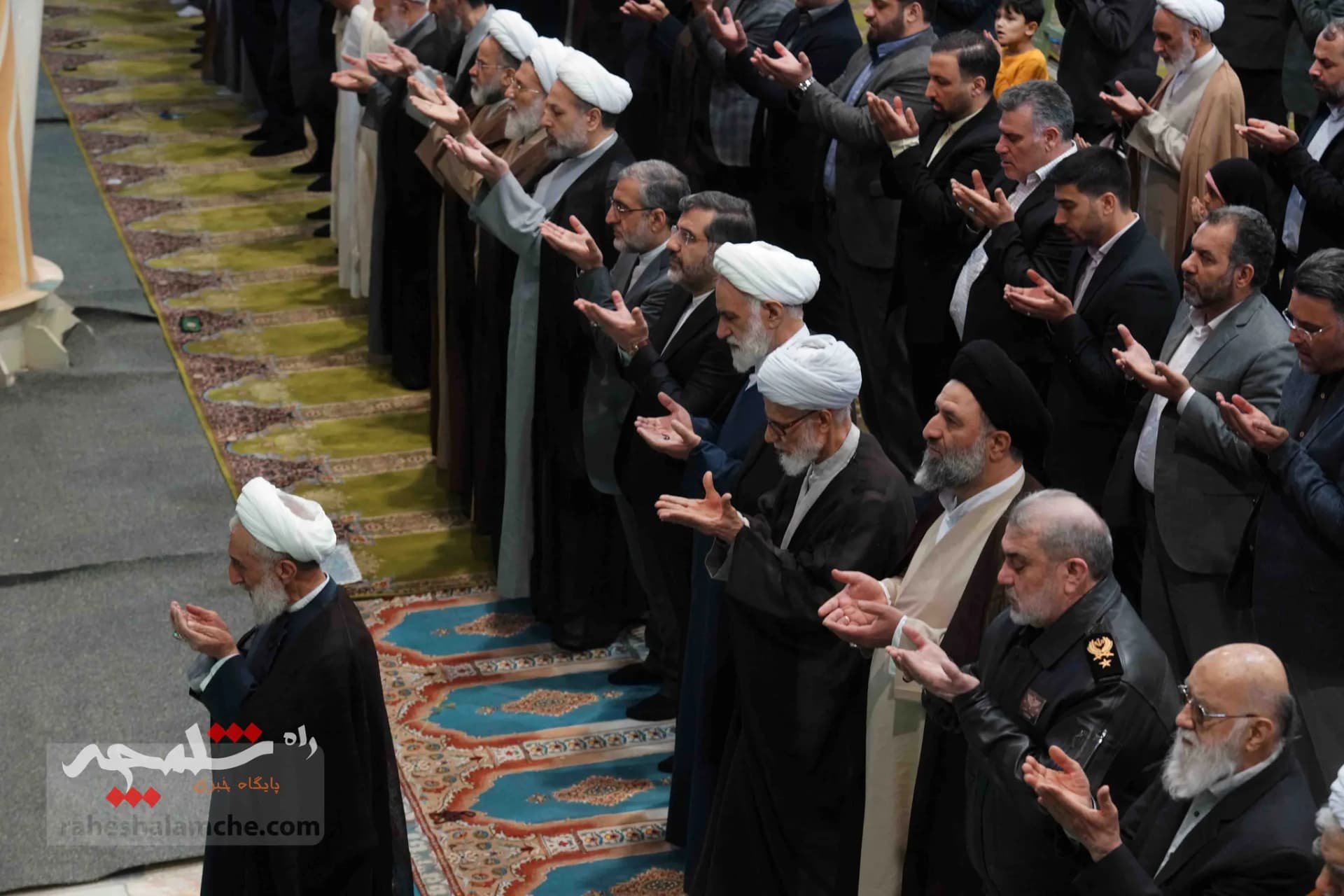 تصاویر این هفته نمازجمعه تهران بر خلاف برخی از رسانهها! — تصویر 38