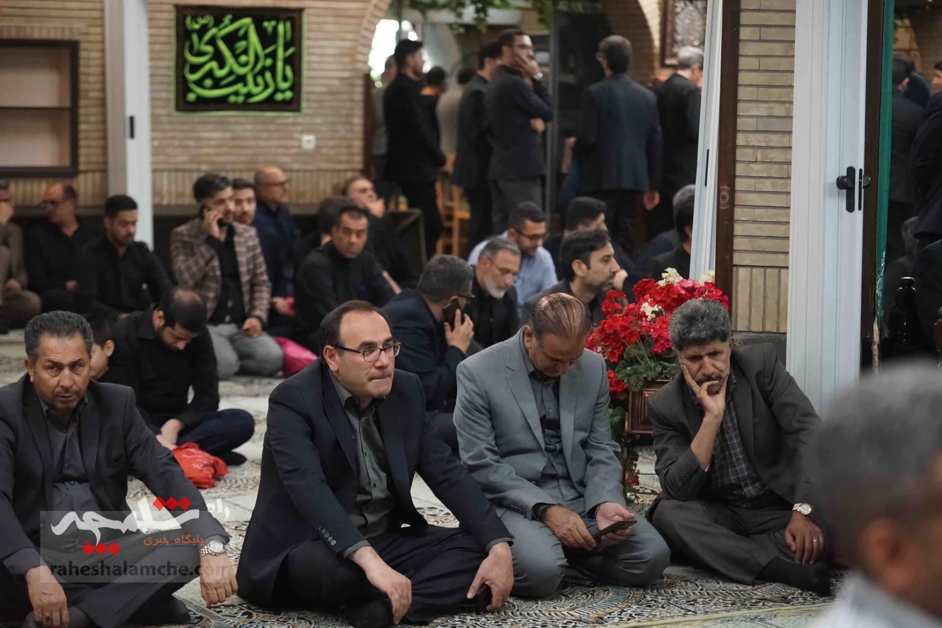 احمدینژادیها برای ختم همسر مرتضی تمدن سنگ تمام گذاشتند +تصاویر — تصویر 92