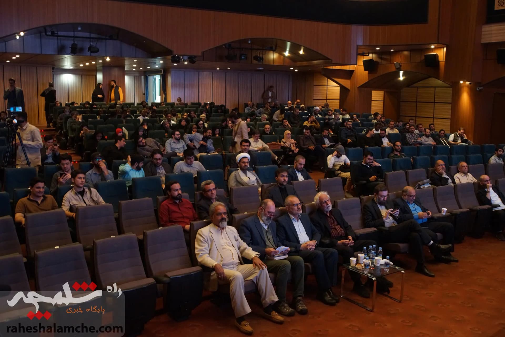 گزارش تصویری همایش «آقای نادر» با حضور معاون پارلمانی رئیسجمهور — تصویر 41