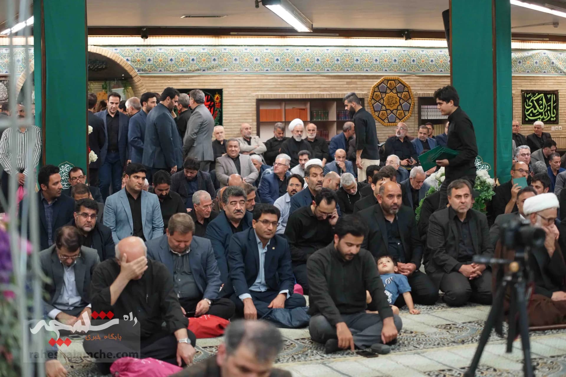 احمدینژادیها برای ختم همسر مرتضی تمدن سنگ تمام گذاشتند +تصاویر — تصویر 40