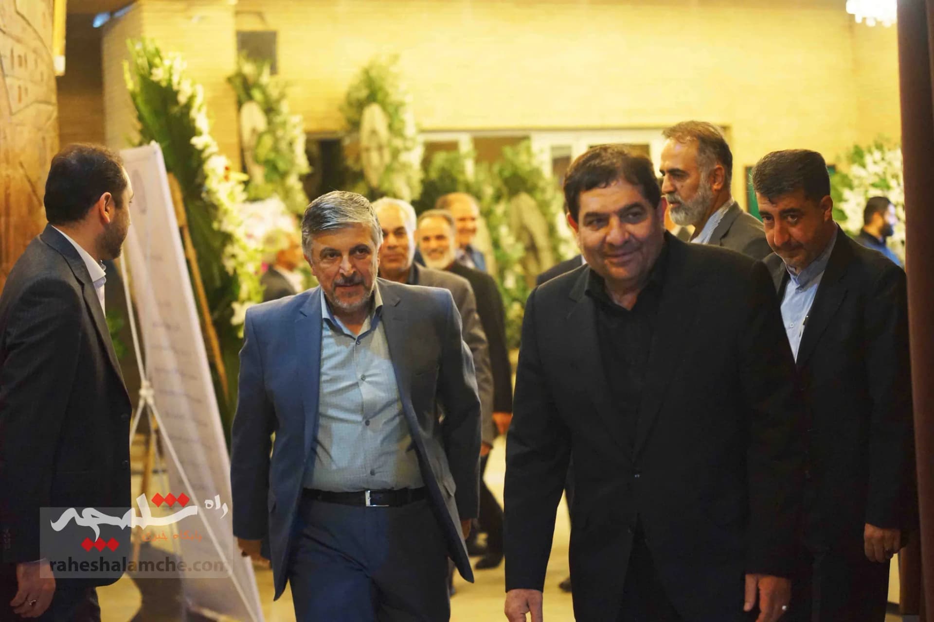 همه شخصیتهایی که در مراسم ختم مادر زریبافان شرکت کرده بودند +تصاویر — تصویر 23