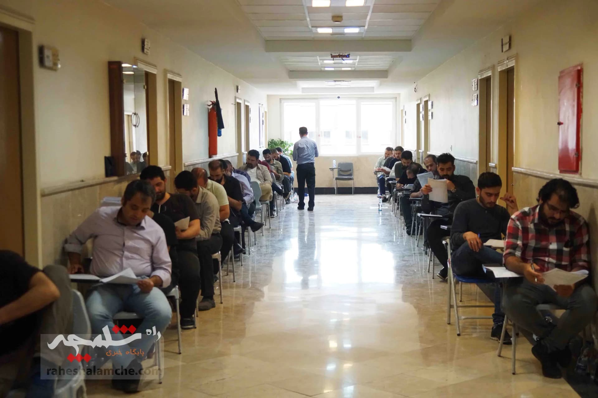 آزمون استخدامی فرزندان شهدا و جانبازان +تصاویر — تصویر 11