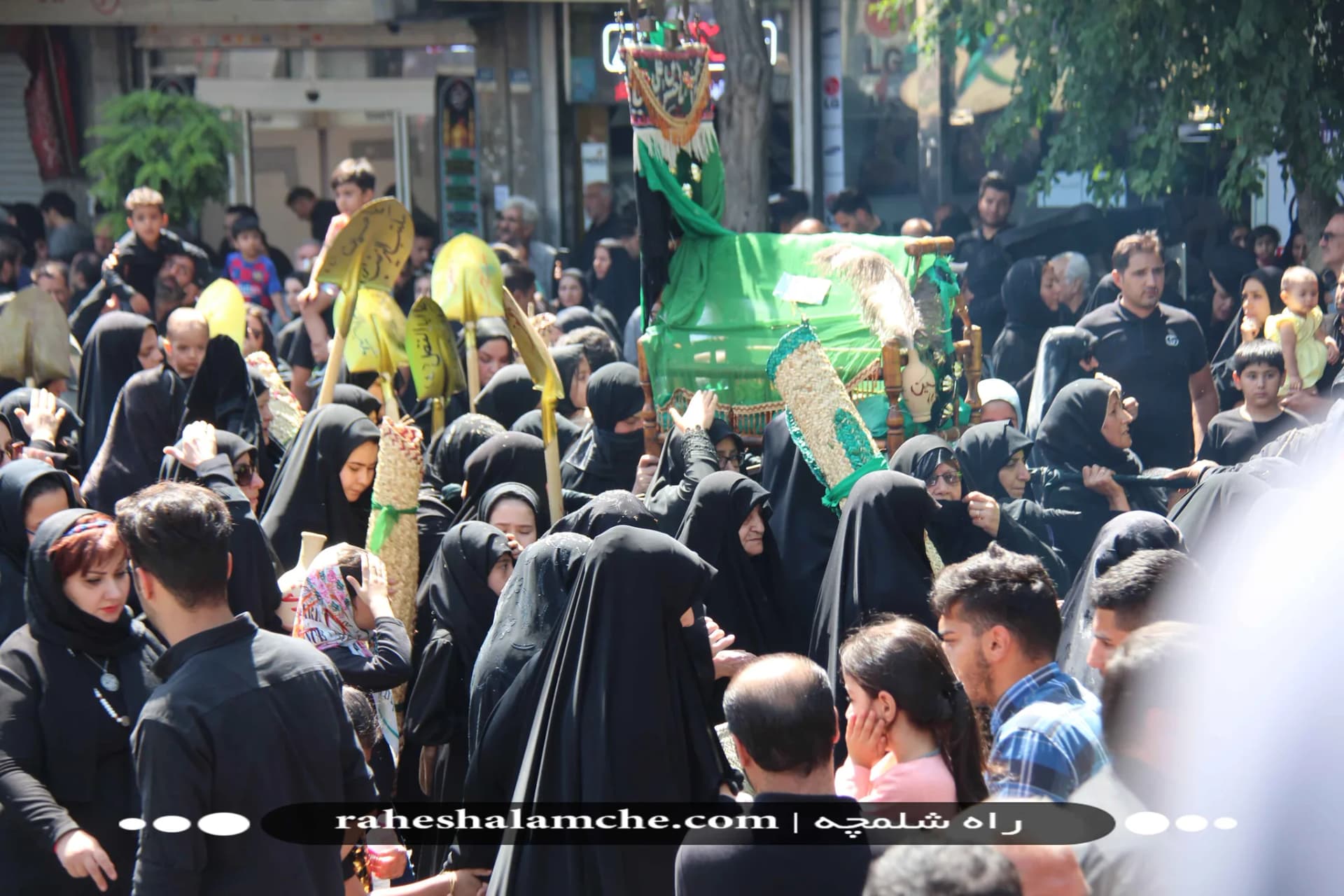 بزرگ ترین کاروان علامت کشی و دسته عزاداری بنیاسد در تهران/ تصاویر — تصویر 22