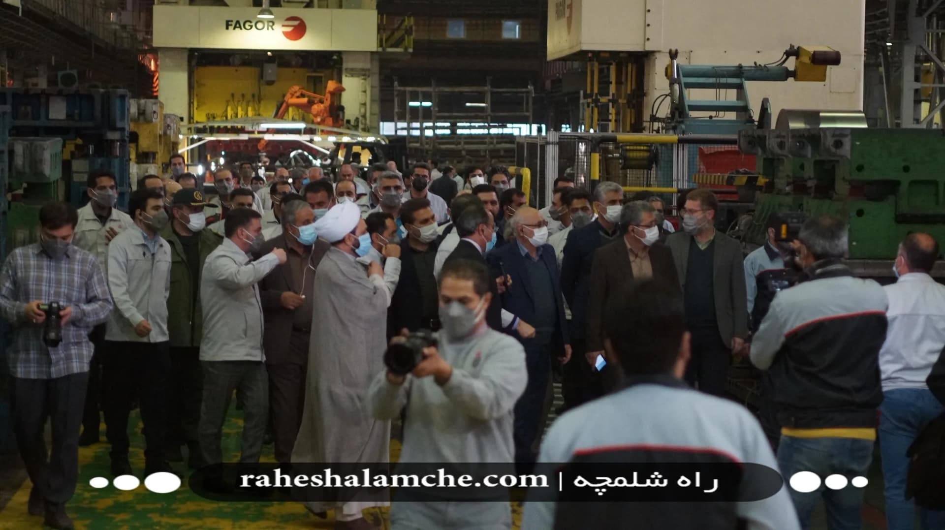 افتتاح بزرگترین خط پرس رباتیک بدنه خودرو کشور با حضور عضو هیئت رئیسه مجلس +تصاویر — تصویر 37