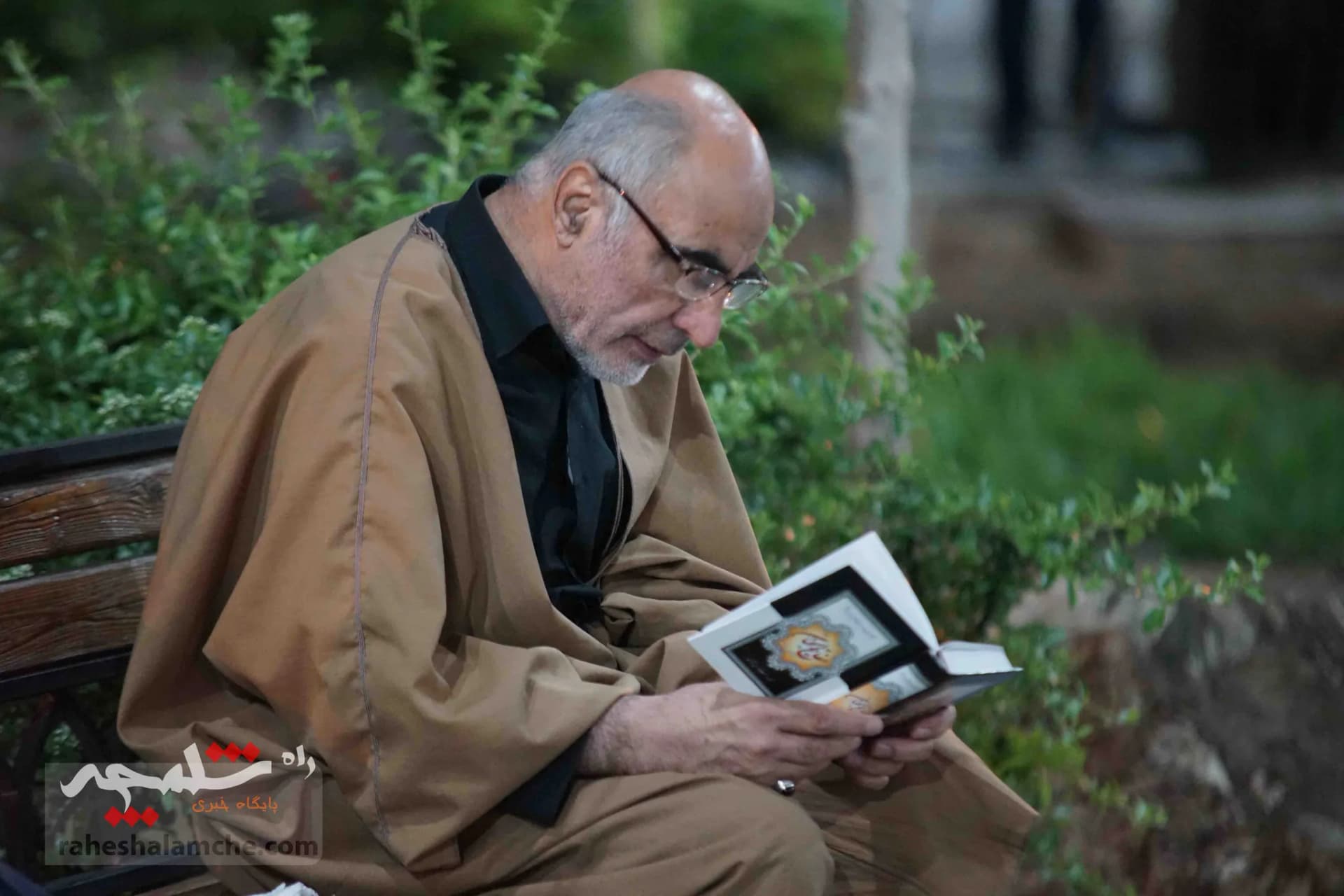 گزارش تصویری مراسم شب قدر و وداع با شهید گمنام در مدرسه عالی شهید مطهری — تصویر 33