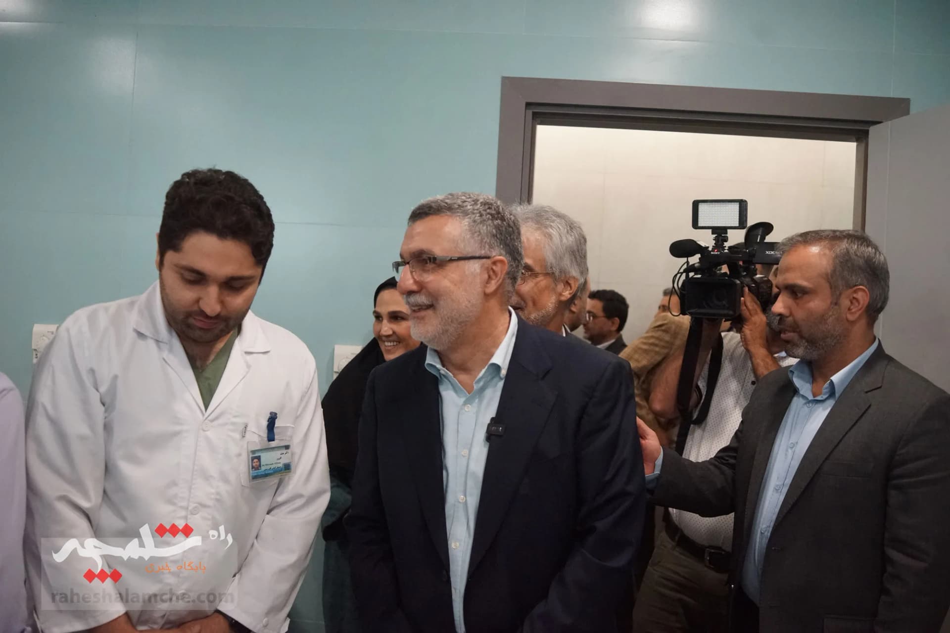 حضور ظفرقندی در بیمارستان امیراعلم تهران+ تصاویر — تصویر 63