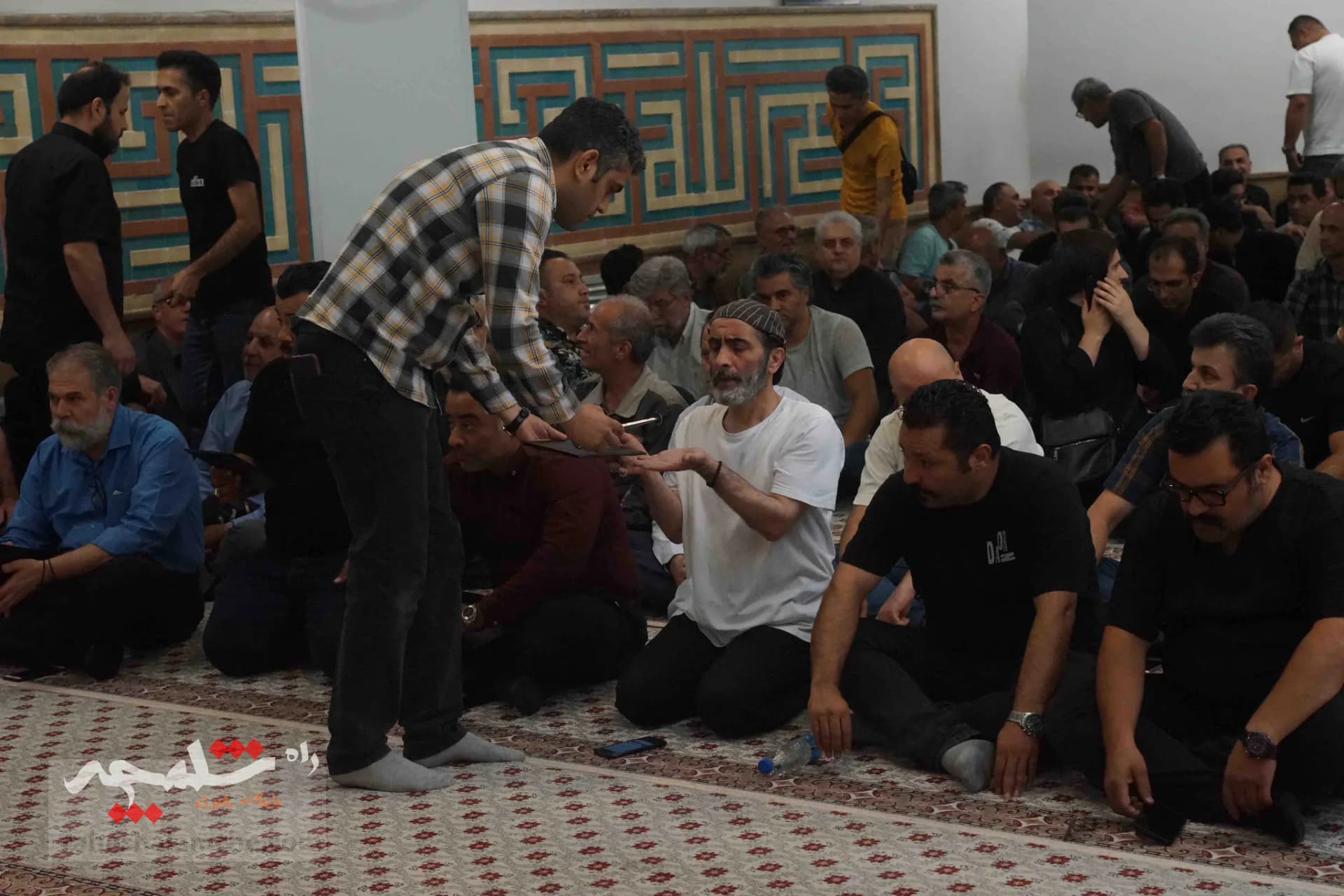 برگزاری مراسم ترحیم زندهیاد «حسین کنفی» در حوزه هنری +تصاویر — تصویر 41