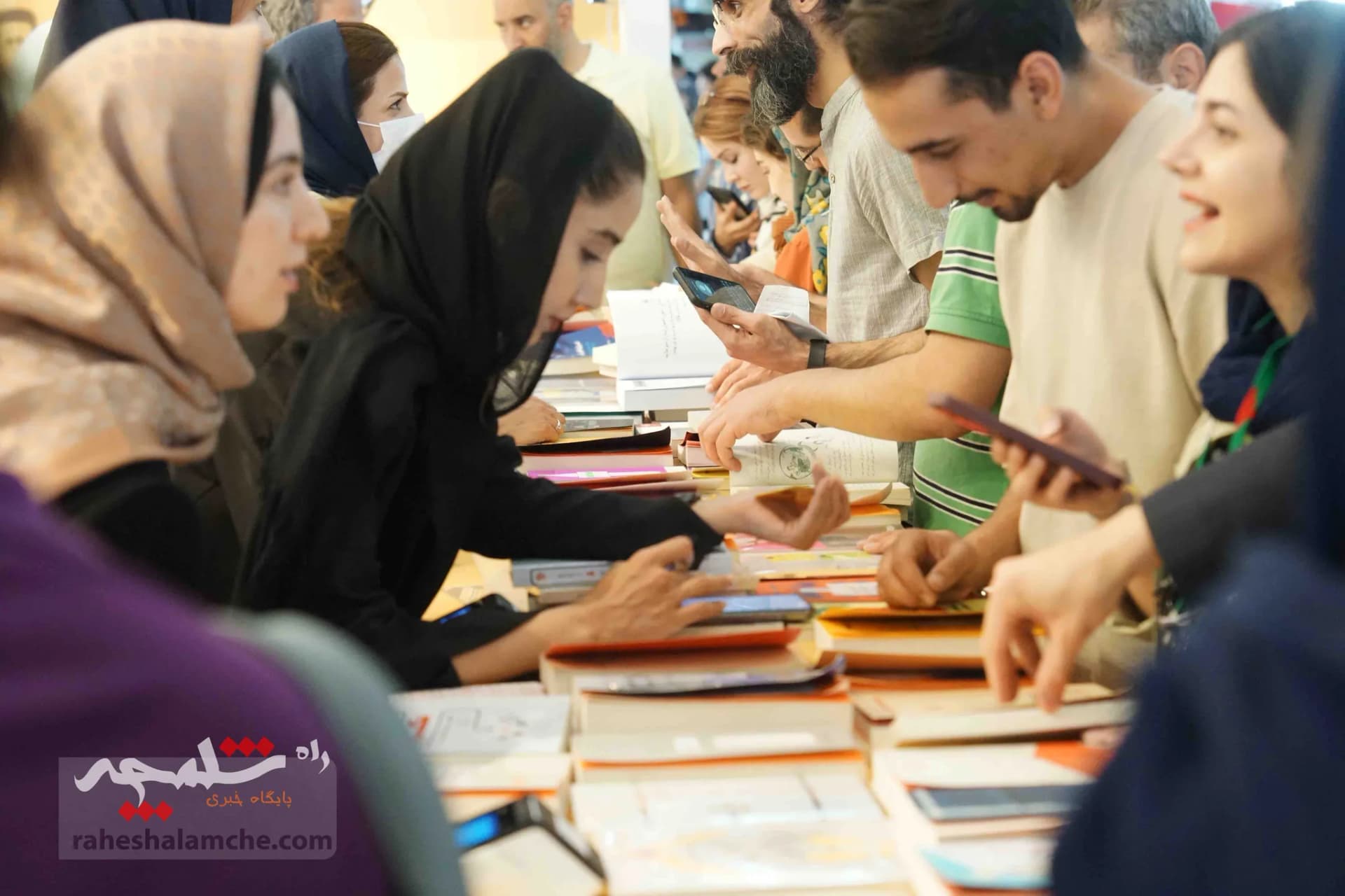 گزارش تصویری متفاوت از نمایشگاه کتاب تهران — تصویر 11