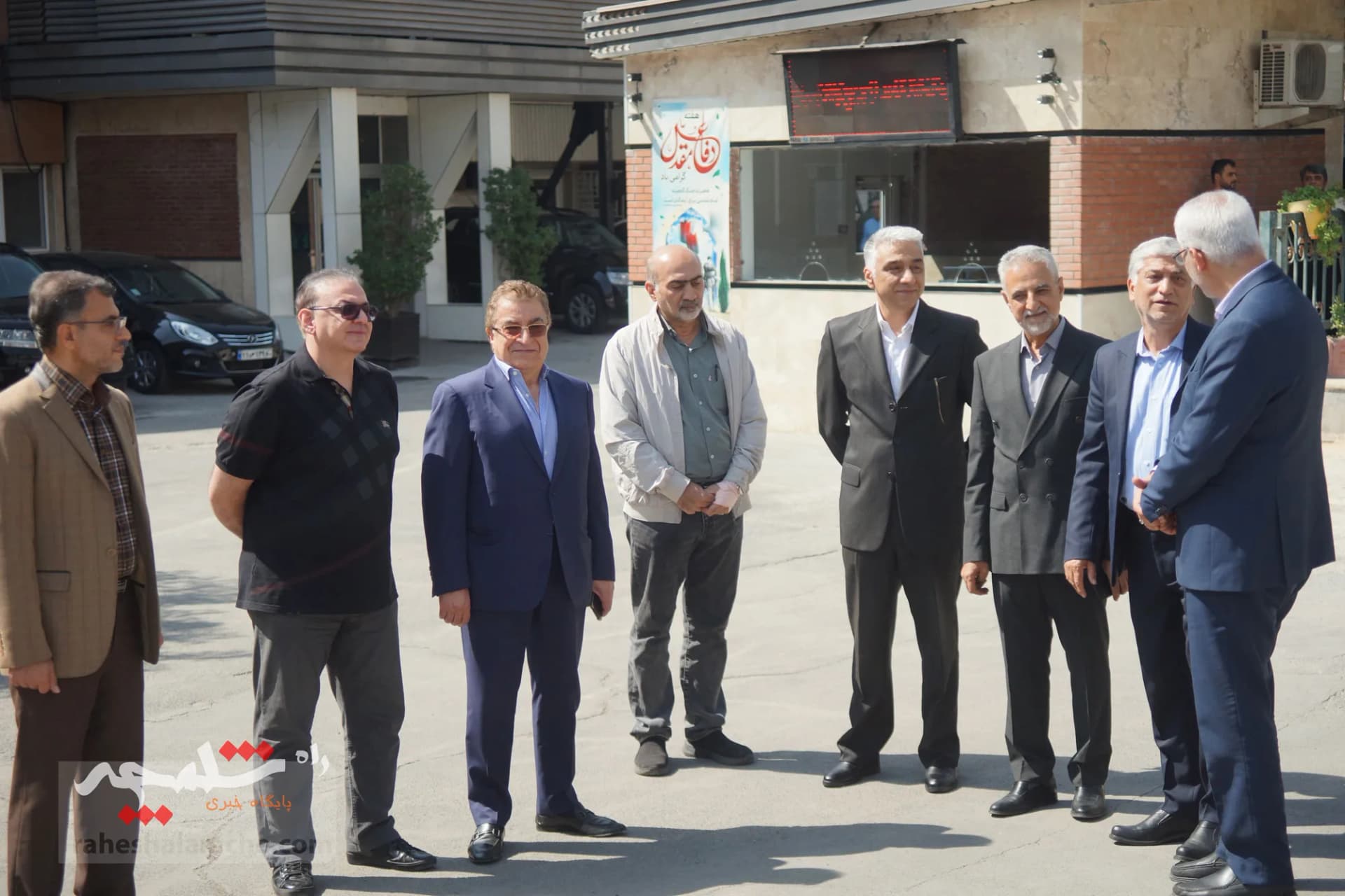 حضور ظفرقندی در بیمارستان امیراعلم تهران+ تصاویر — تصویر 27