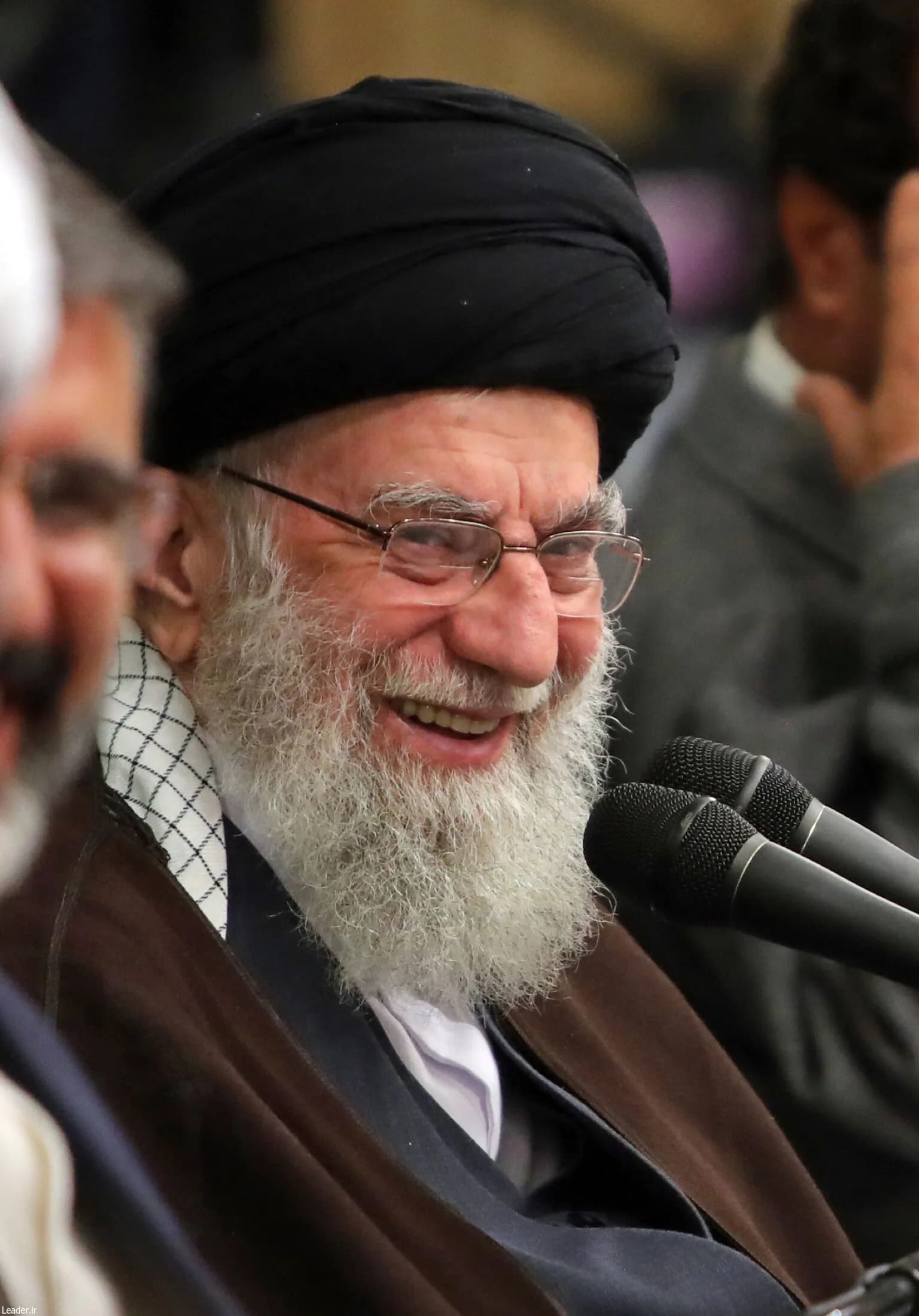 دیدار شاعران با رهبر انقلاب +تصاویر2 — تصویر 82