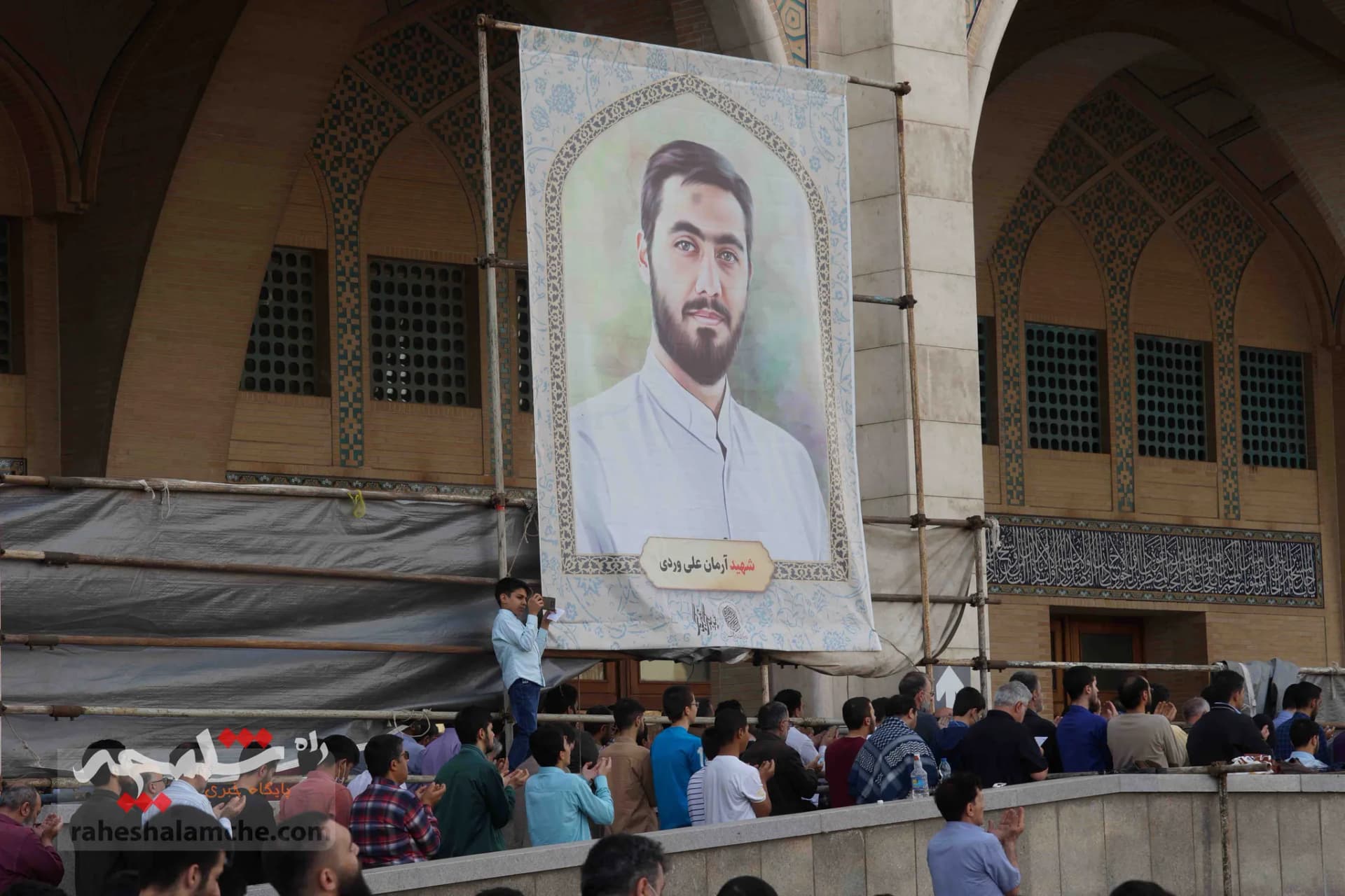 تصاویر اختصاصی راه شلمچه از بزرگترین نماز عید فطر در مصلی تهران — تصویر 32