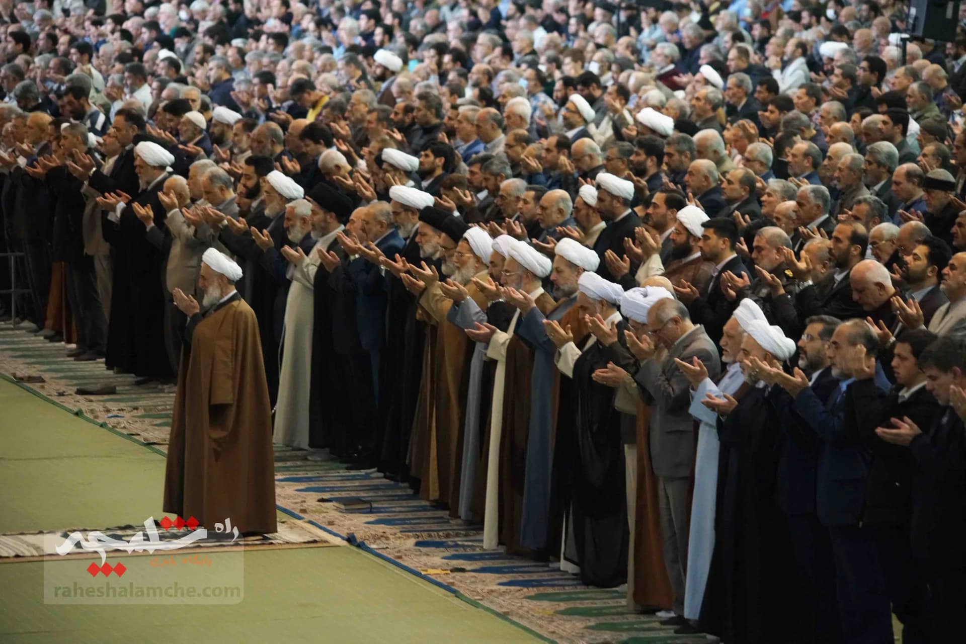 اولین نمازجمعه امسال در ماه مبارک رمضان +تصاویر — تصویر 31
