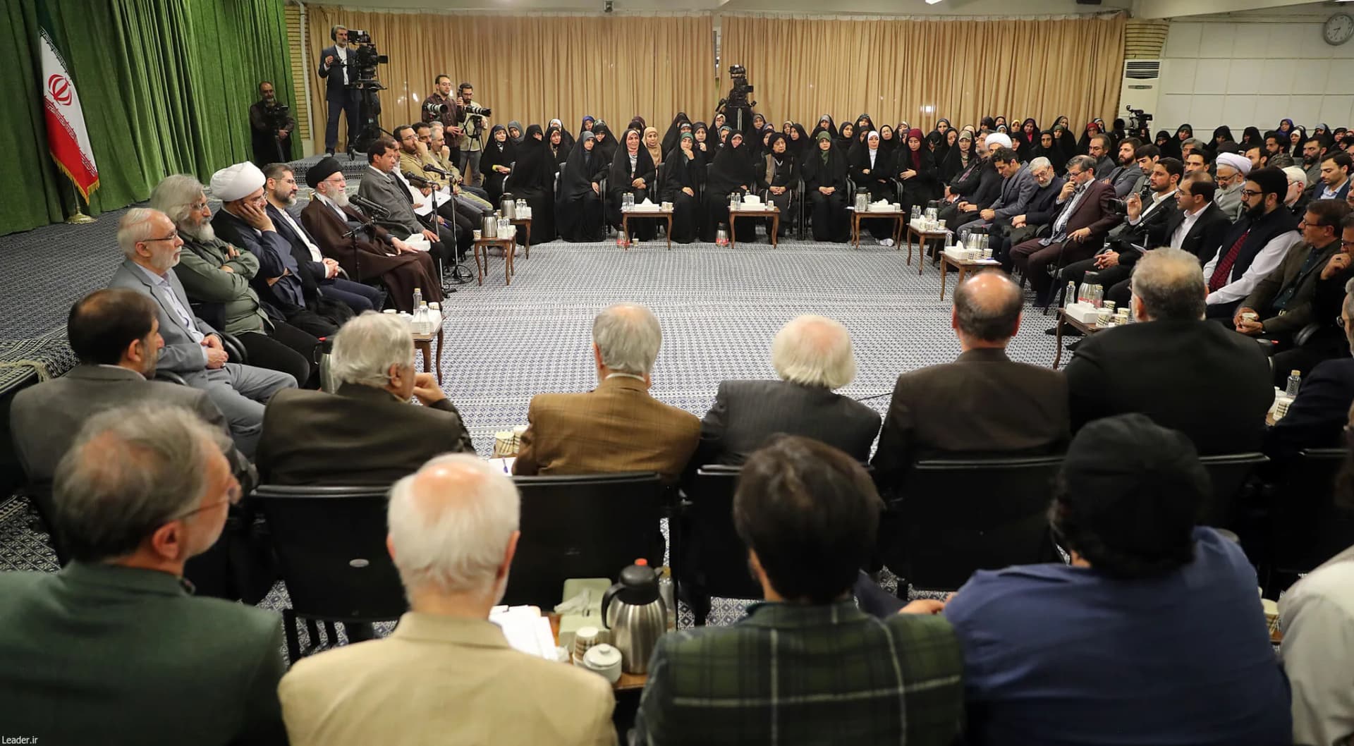 دیدار شاعران با رهبر انقلاب +تصاویر2 — تصویر 14