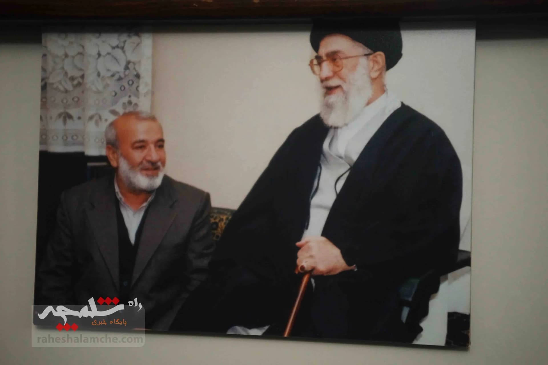 حضور سیدمحمد حسینی در منزل سه شهید +تصاویر — تصویر 16
