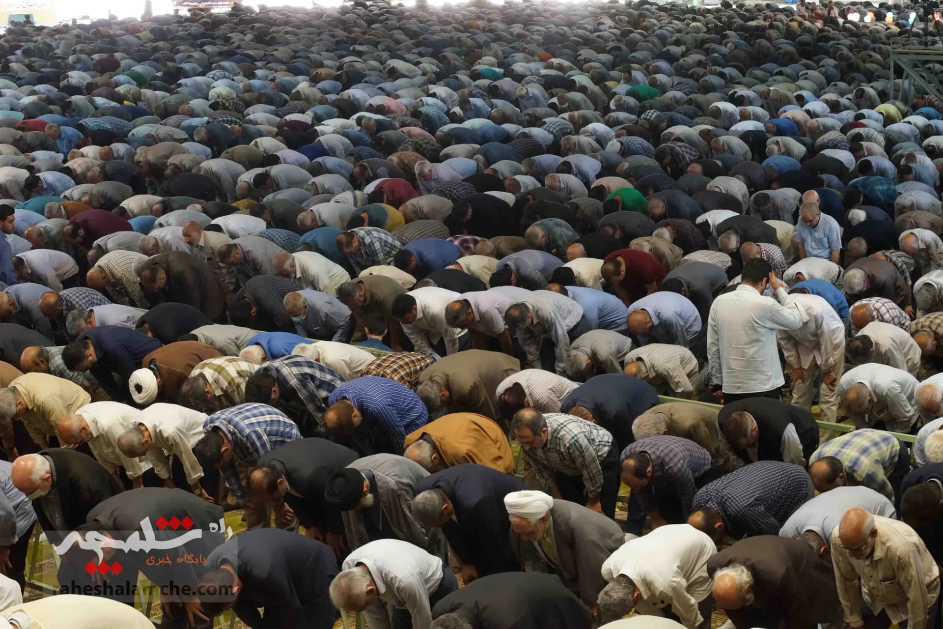 تصاویر امروز نماز جمعه تهران به امامت آیتالله خاتمی — تصویر 39
