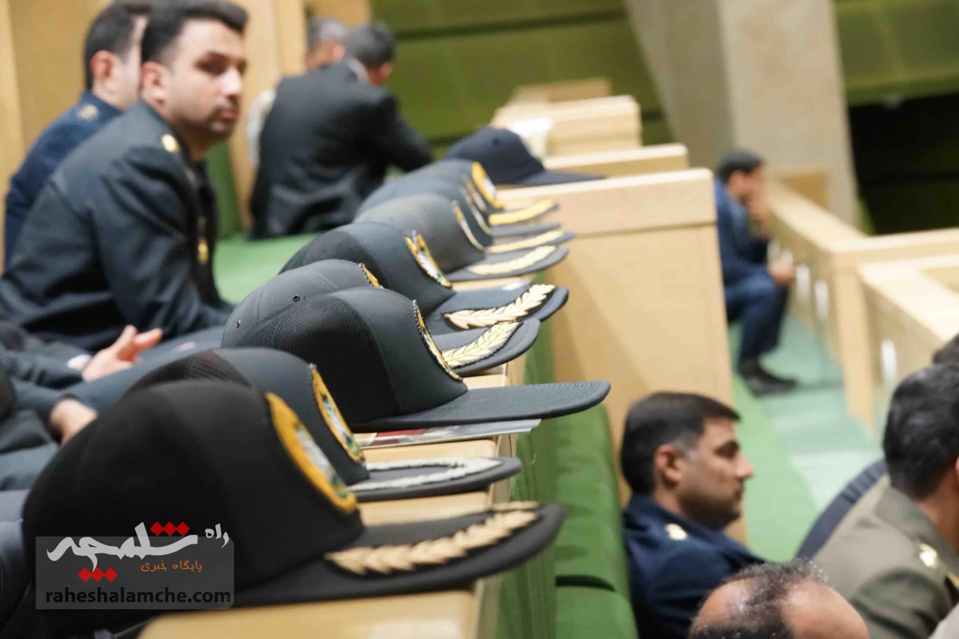 ارتش در مجلس شورای اسلامی +تصاویر — تصویر 13