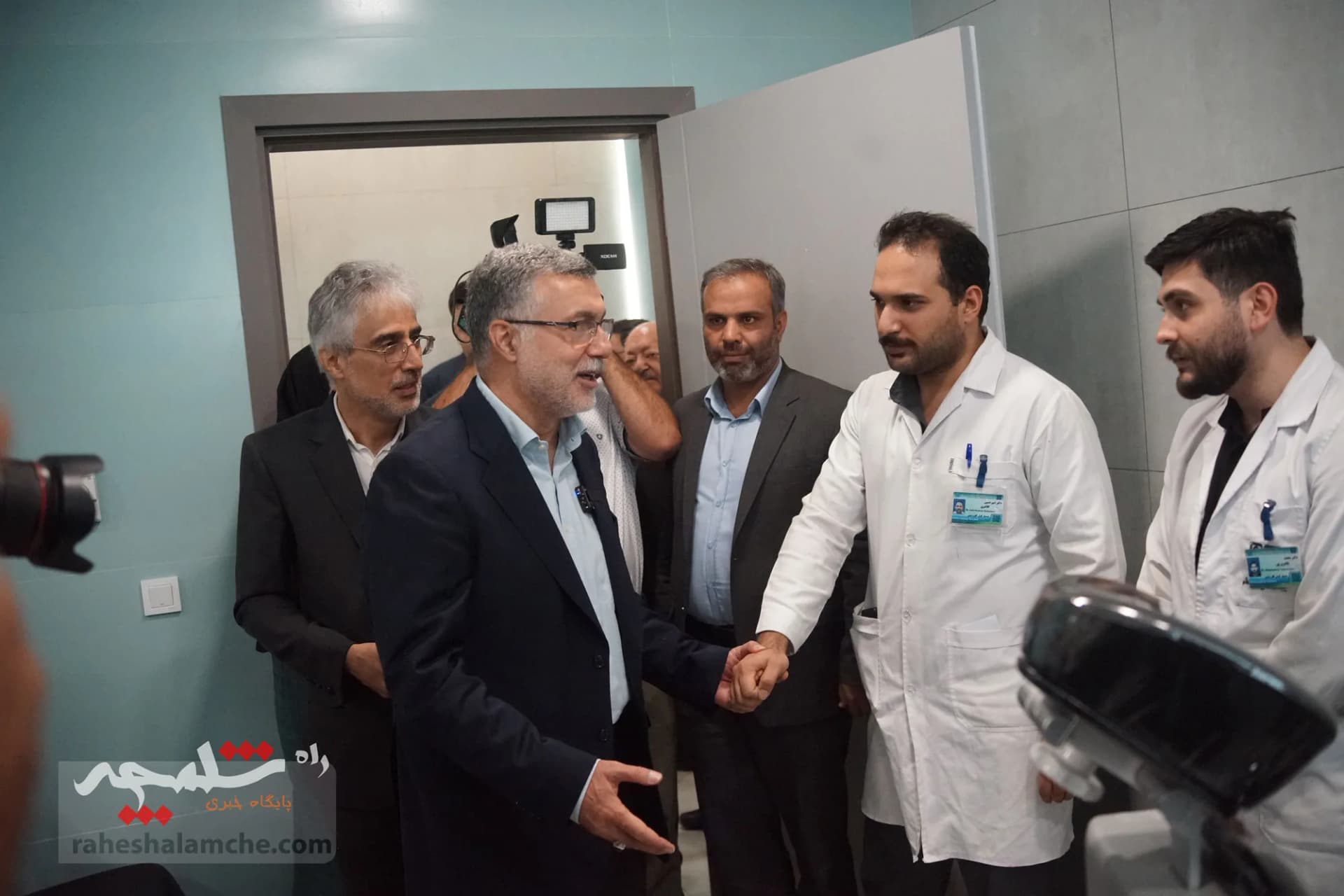 حضور ظفرقندی در بیمارستان امیراعلم تهران+ تصاویر — تصویر 62
