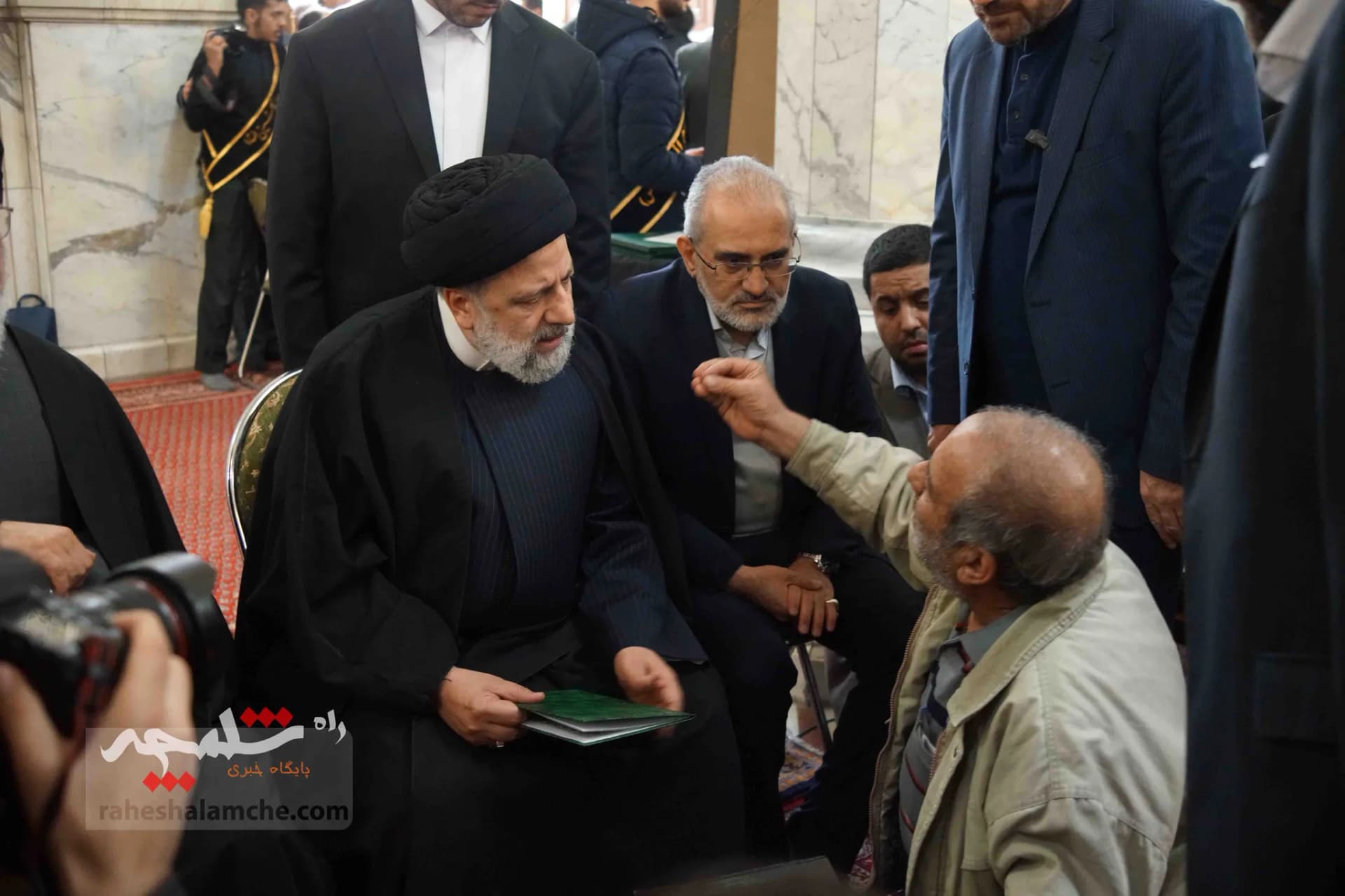 همه شخصیتهایی که در مراسم ترحیم آیتالله امام کاشانی حضور داشتند +تصاویر — تصویر 41