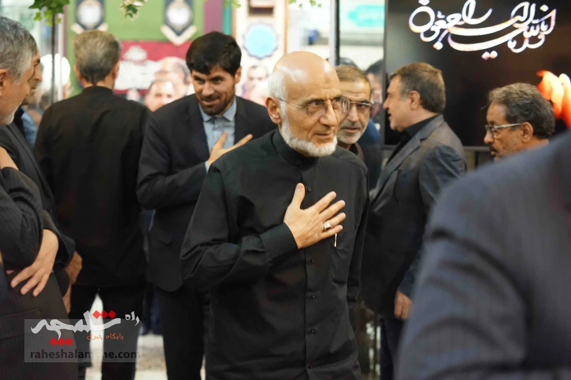 احمدینژادیها برای ختم همسر مرتضی تمدن سنگ تمام گذاشتند +تصاویر — تصویر 125