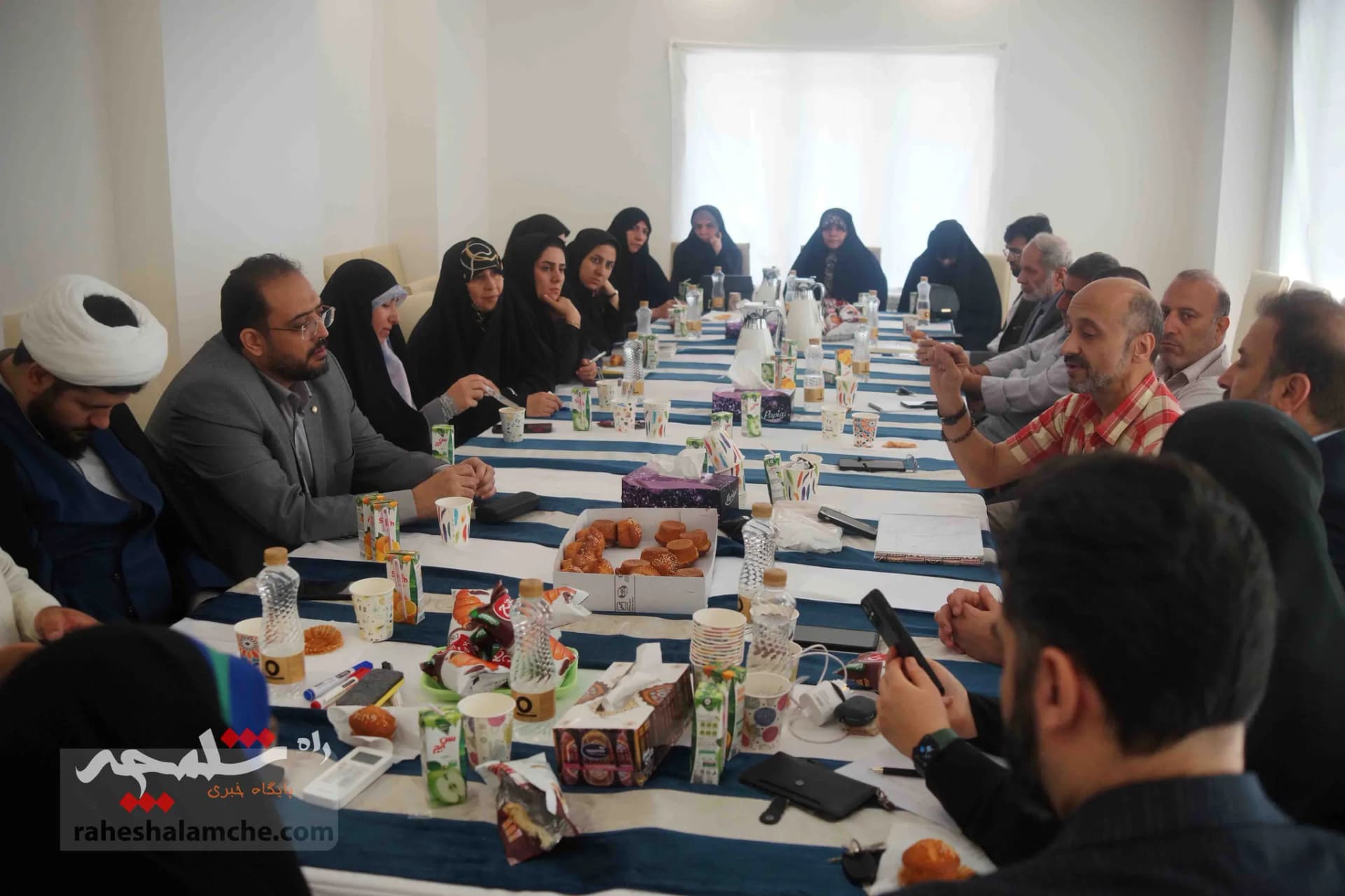 نشست ستاد انتخاباتی زاکانی در امور بینالملل و ایرانیان خارج از کشور +تصاویر — تصویر 24
