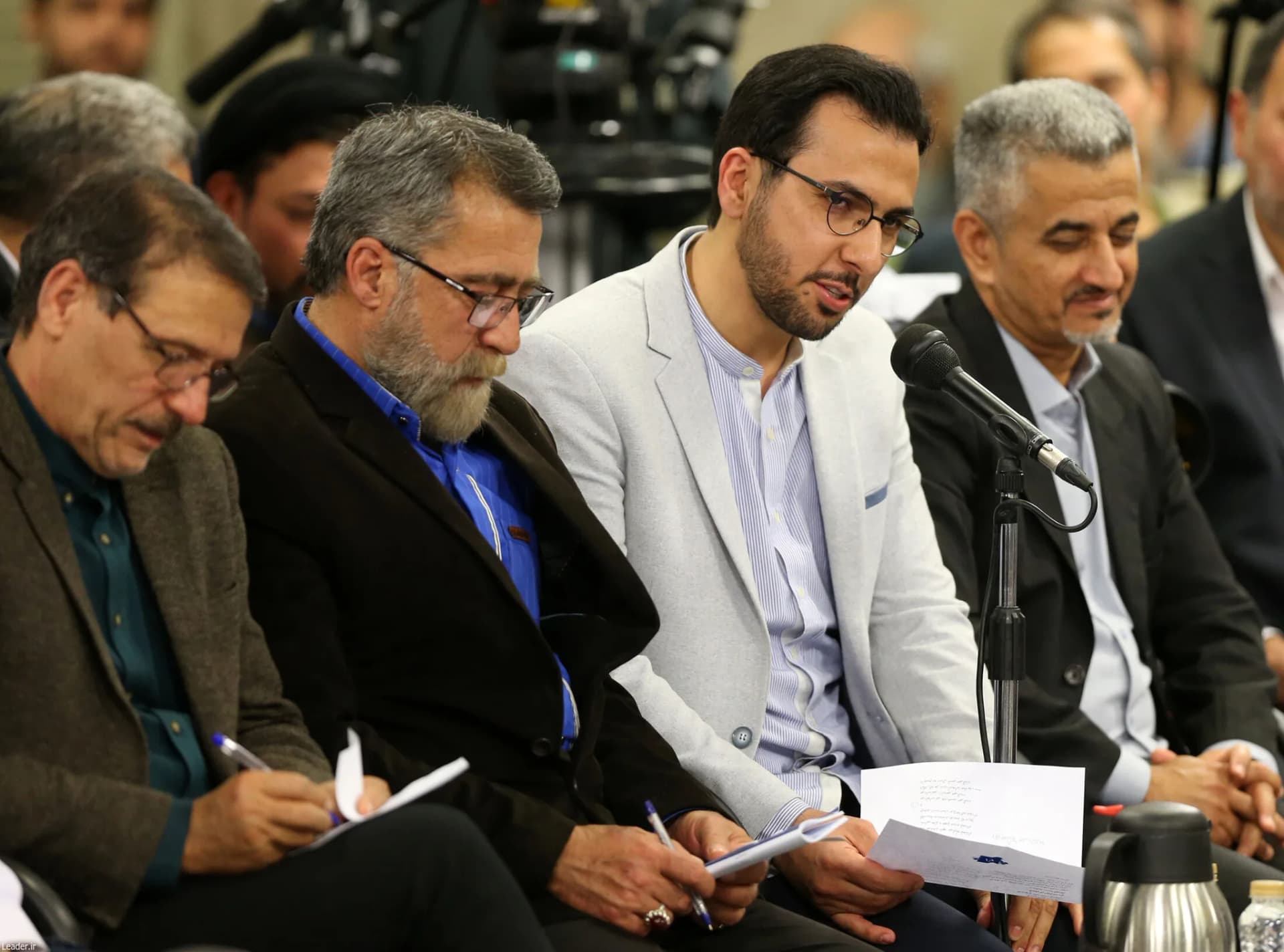 دیدار شاعران با رهبر انقلاب +تصاویر2 — تصویر 58