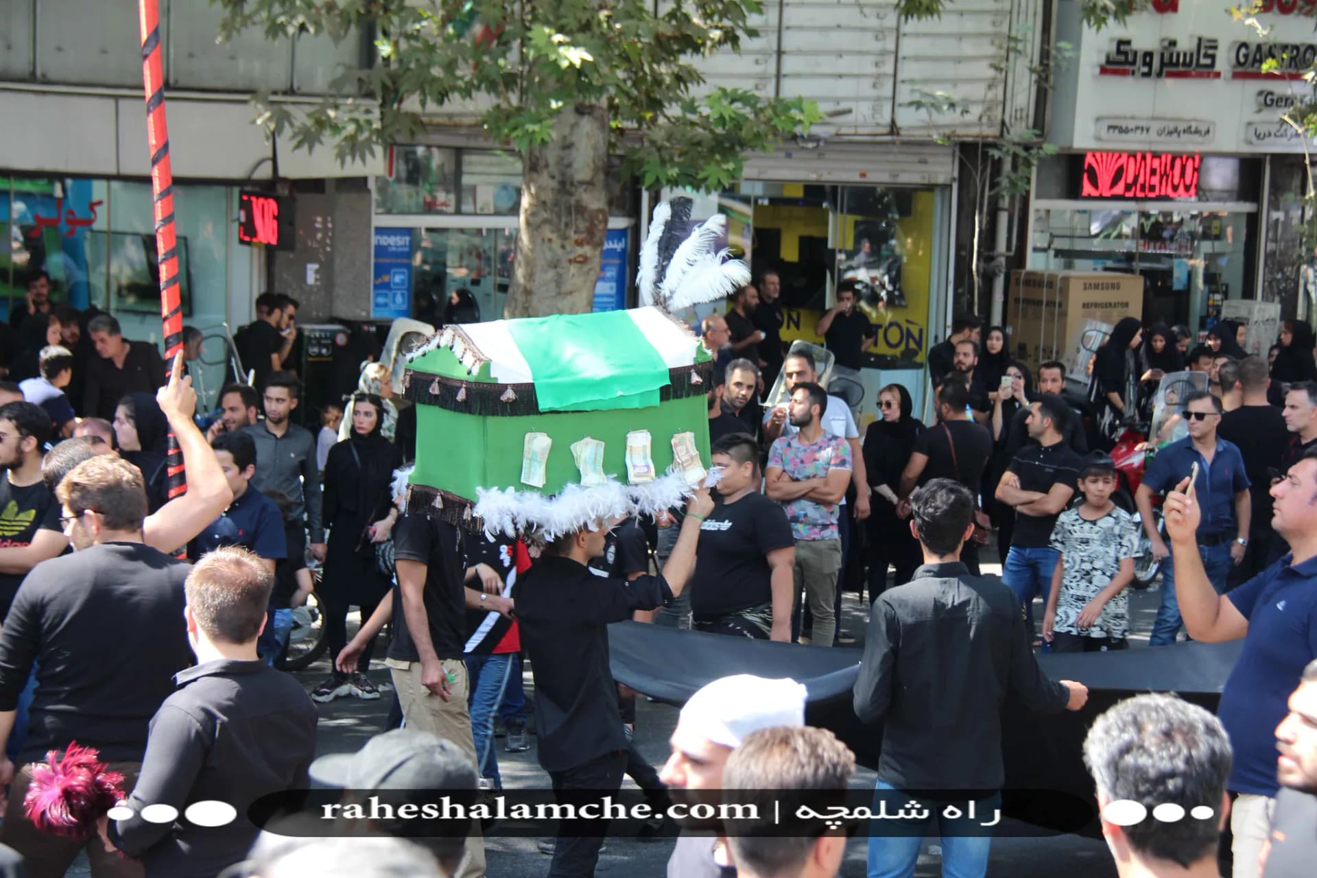 بزرگ ترین کاروان علامت کشی و دسته عزاداری بنیاسد در تهران/ تصاویر — تصویر 28