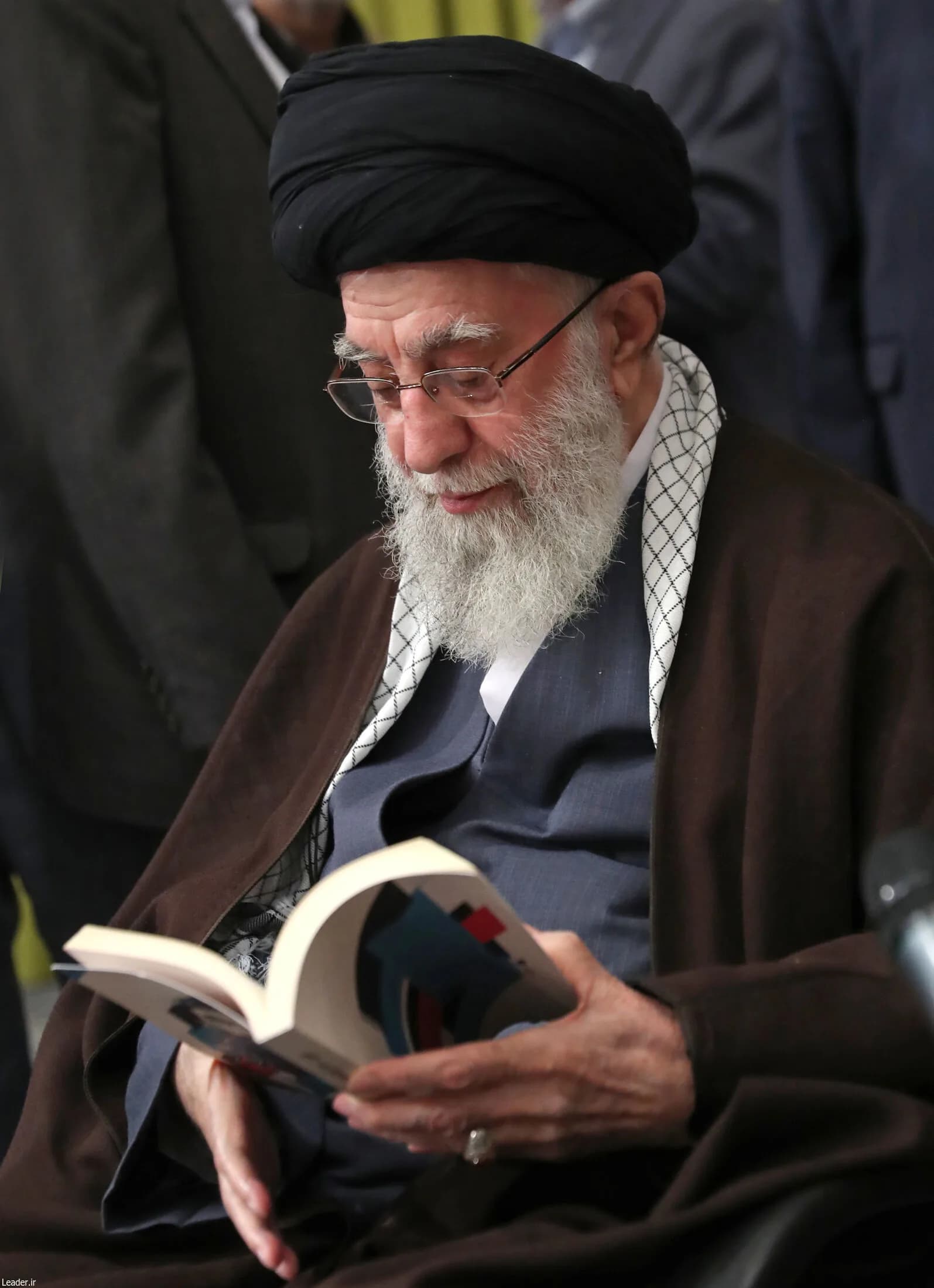 دیدار شاعران با رهبر انقلاب +تصاویر2 — تصویر 13