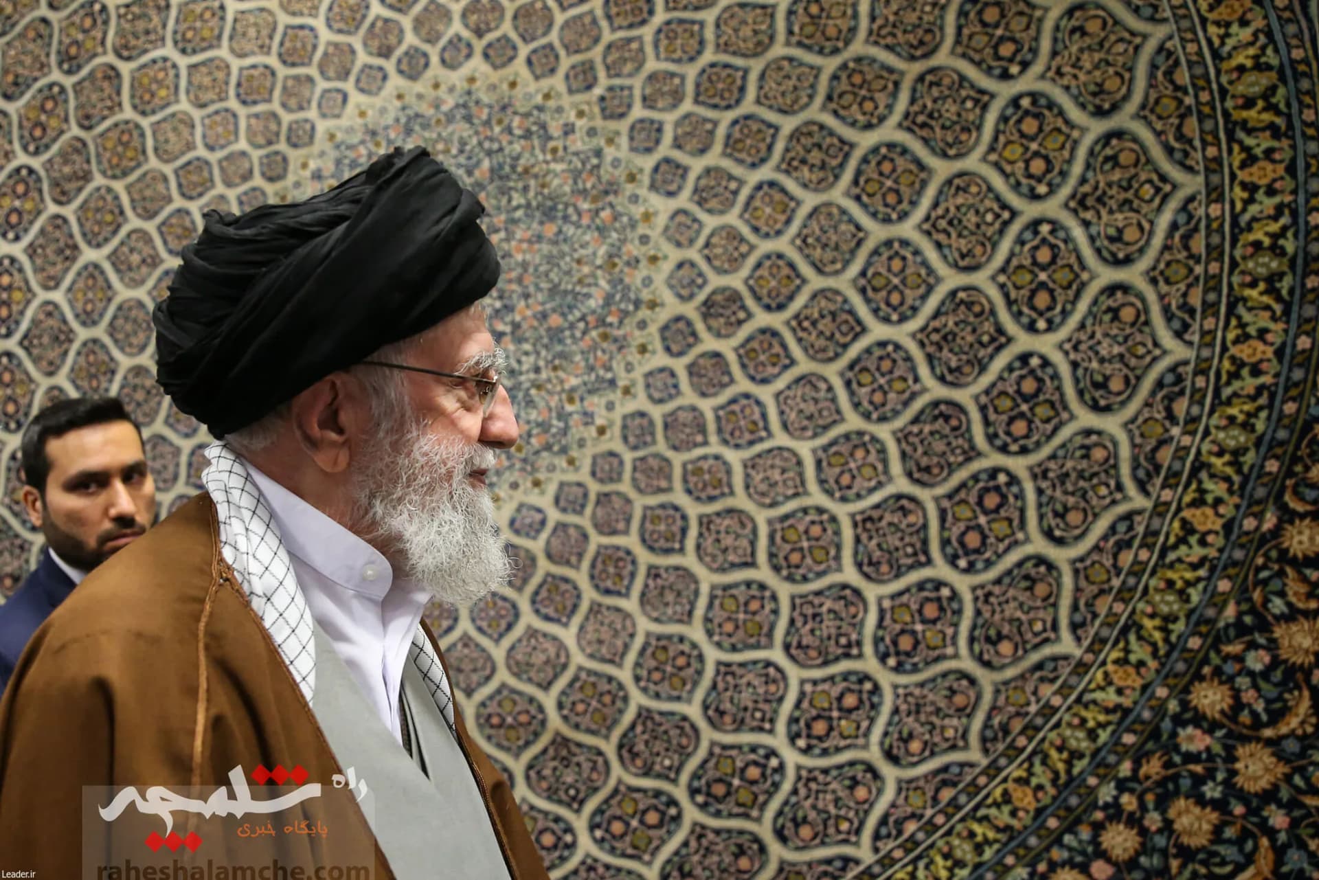 بازدید رهبر انقلاب از نمایشگاه توانمندیها و دستاوردهای بخش خصوصی +تصاویر — تصویر 69