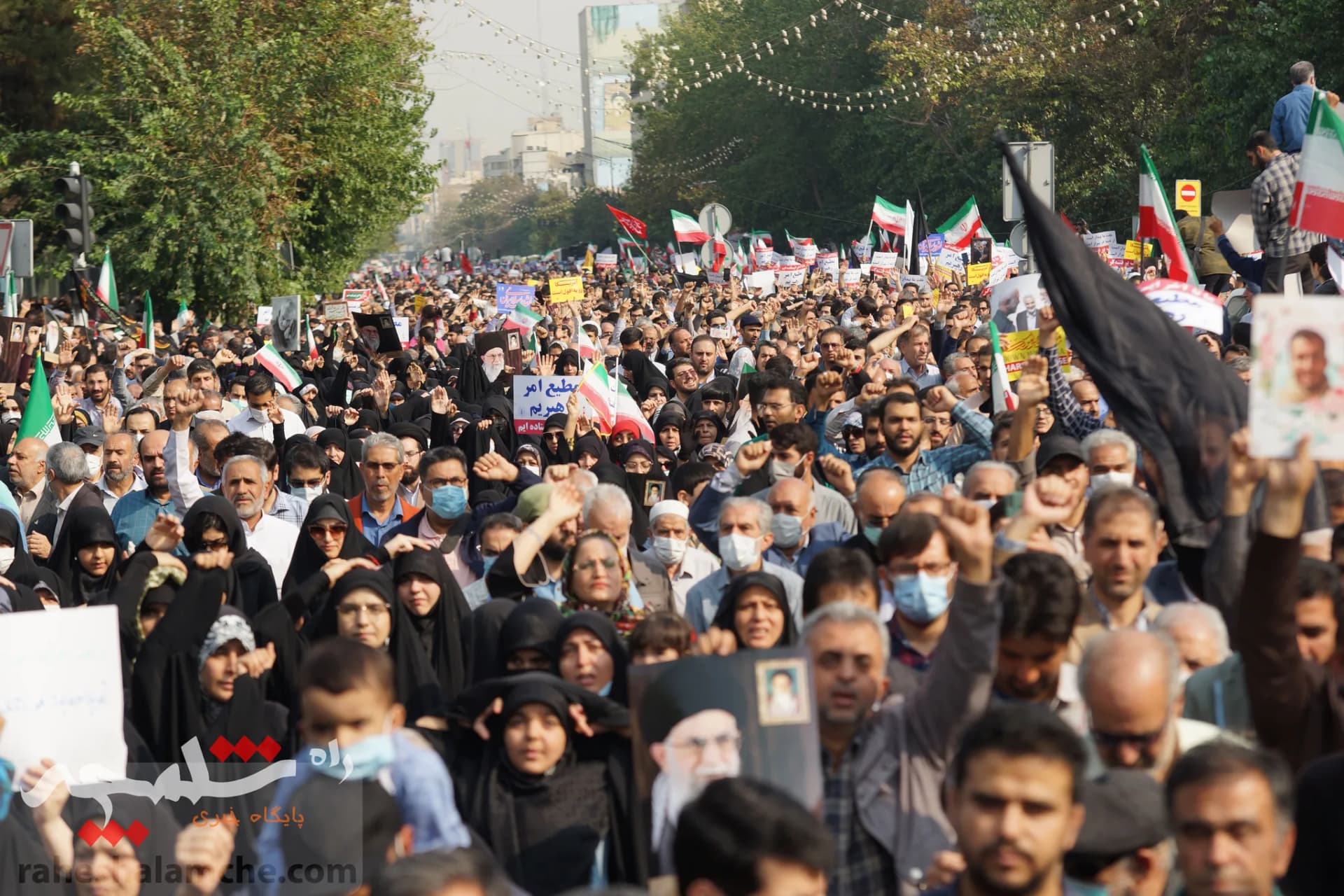 راهپیمایی عظیم تهرانیها با شعار؛ «سپاه انقلابی، انتقام انتقام» +تصاویر — تصویر 38