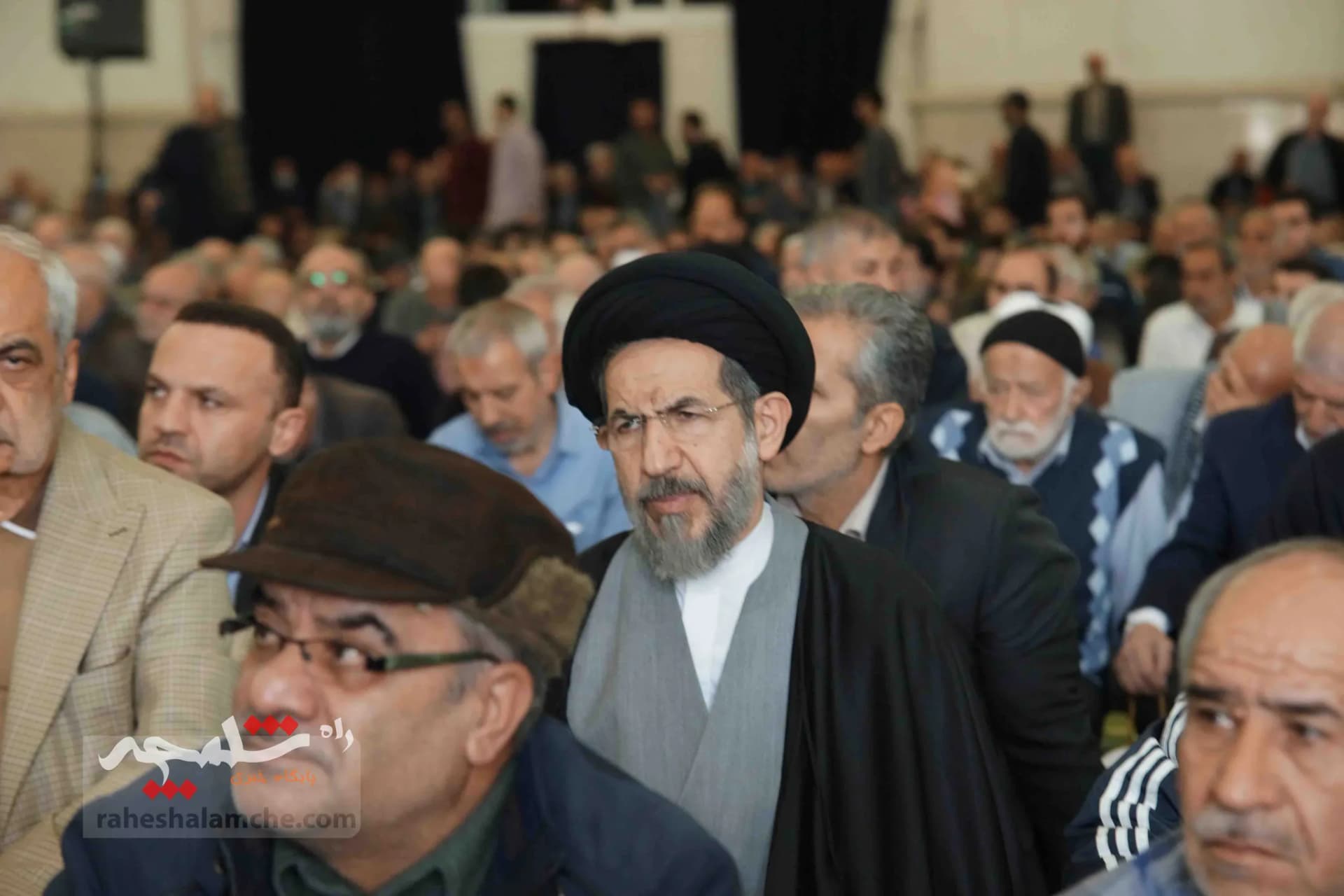 نمازجمعه این هفته تهران به امامت آیتالله خاتمی برگزار شد +تصاویر — تصویر 21