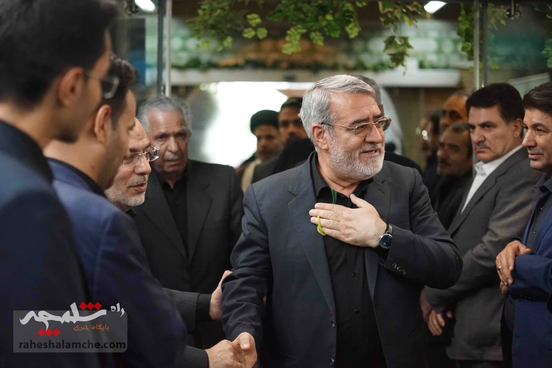 احمدینژادیها برای ختم همسر مرتضی تمدن سنگ تمام گذاشتند +تصاویر — تصویر 49