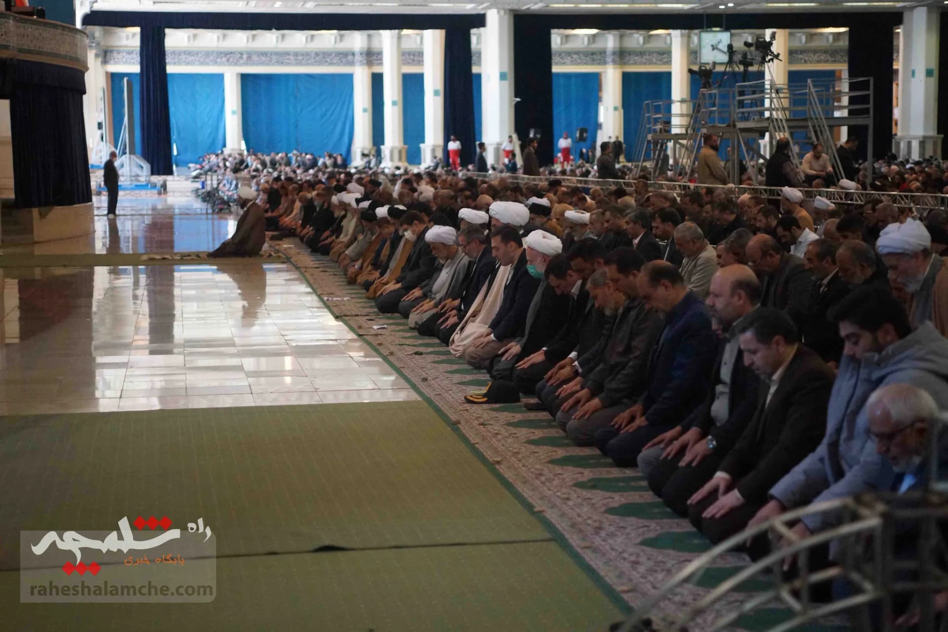 آخرین نماز جمعه سال 1401 در تهران +تصاویر — تصویر 51