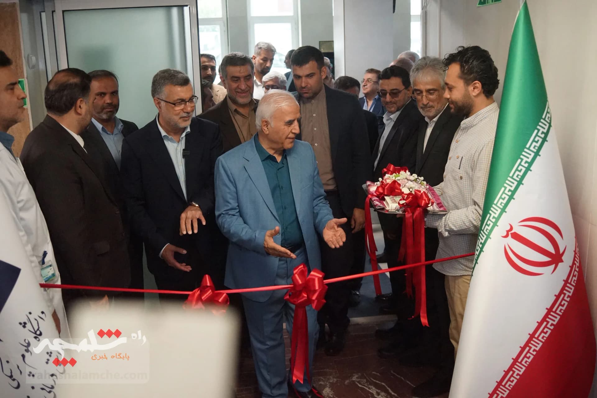 حضور ظفرقندی در بیمارستان امیراعلم تهران+ تصاویر — تصویر 39