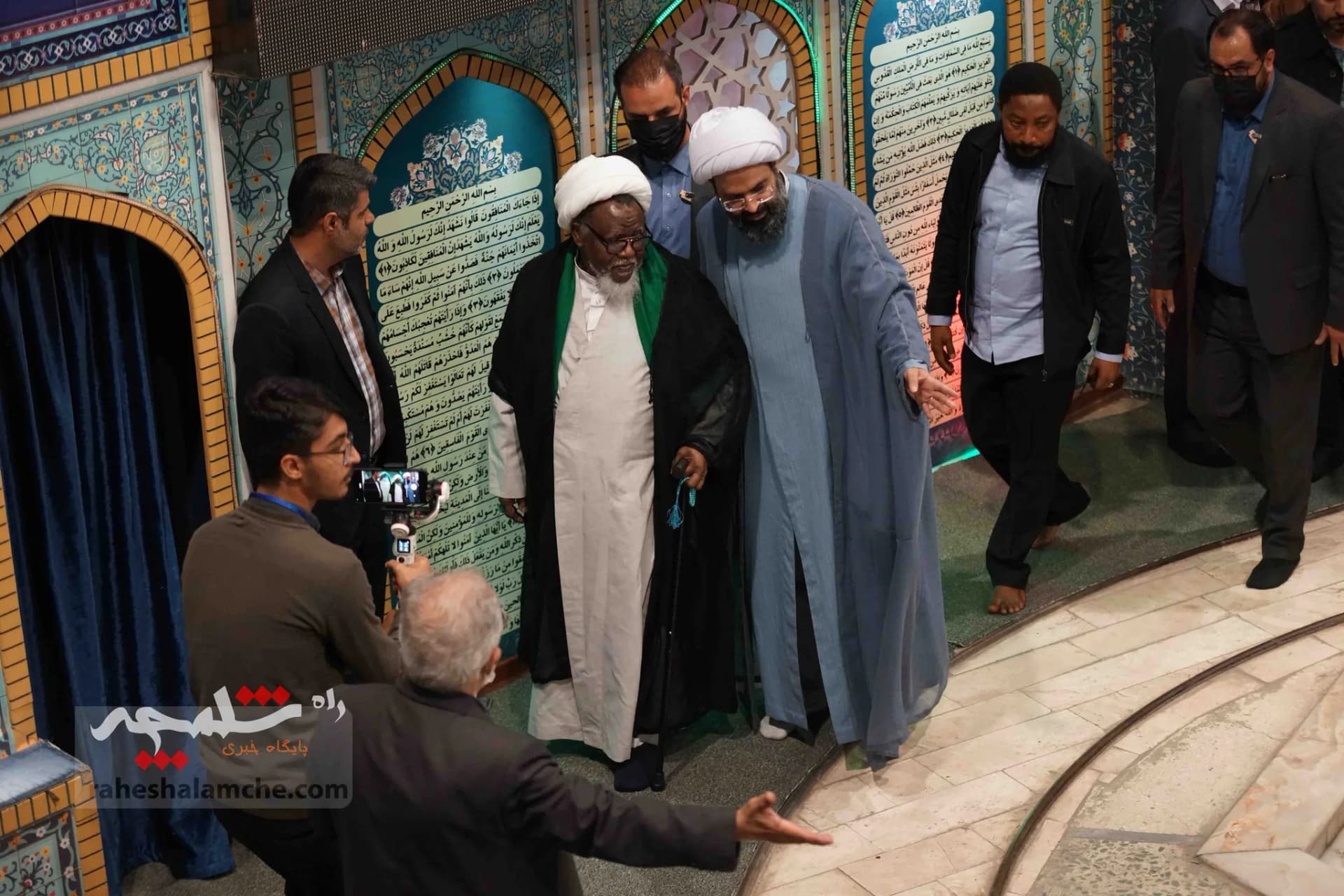 نمازجمعه تهران با حضور «شیخ زکزاکی» +تصاویر — تصویر 20