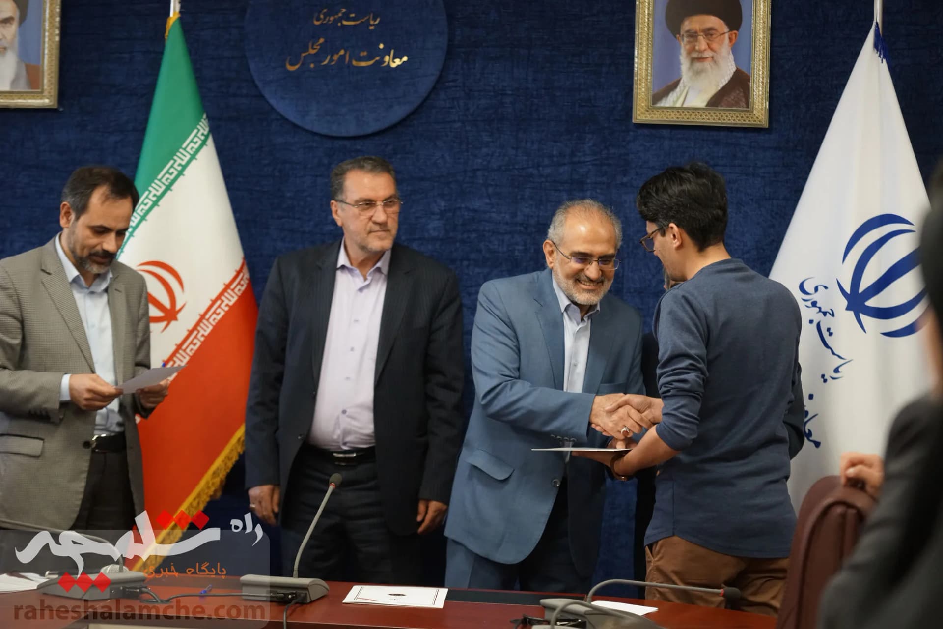 دیدار عیدانه معاون پارلمانی رئیسجمهور با خبرنگاران +تصاویر — تصویر 68