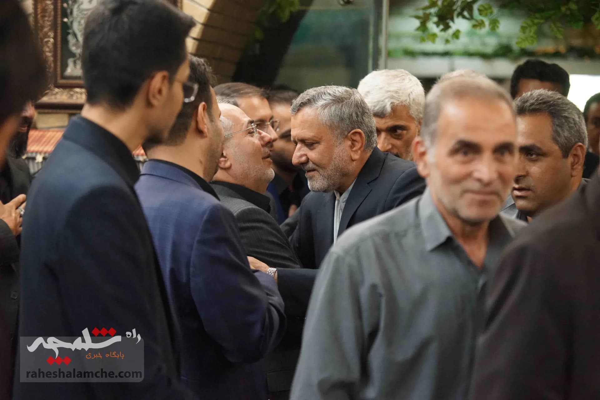 احمدینژادیها برای ختم همسر مرتضی تمدن سنگ تمام گذاشتند +تصاویر — تصویر 28