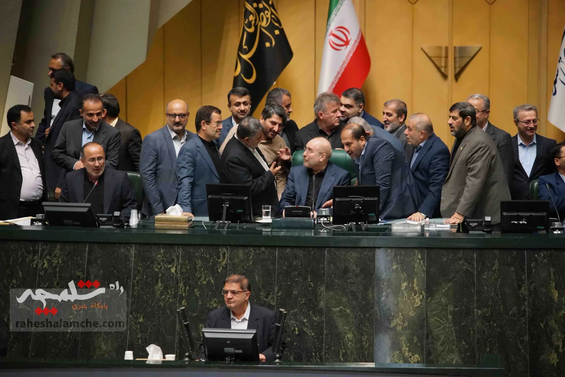 تحصن نمایندگان شمالی در صحن علنی امروز مجلس +تصاویر — تصویر 1