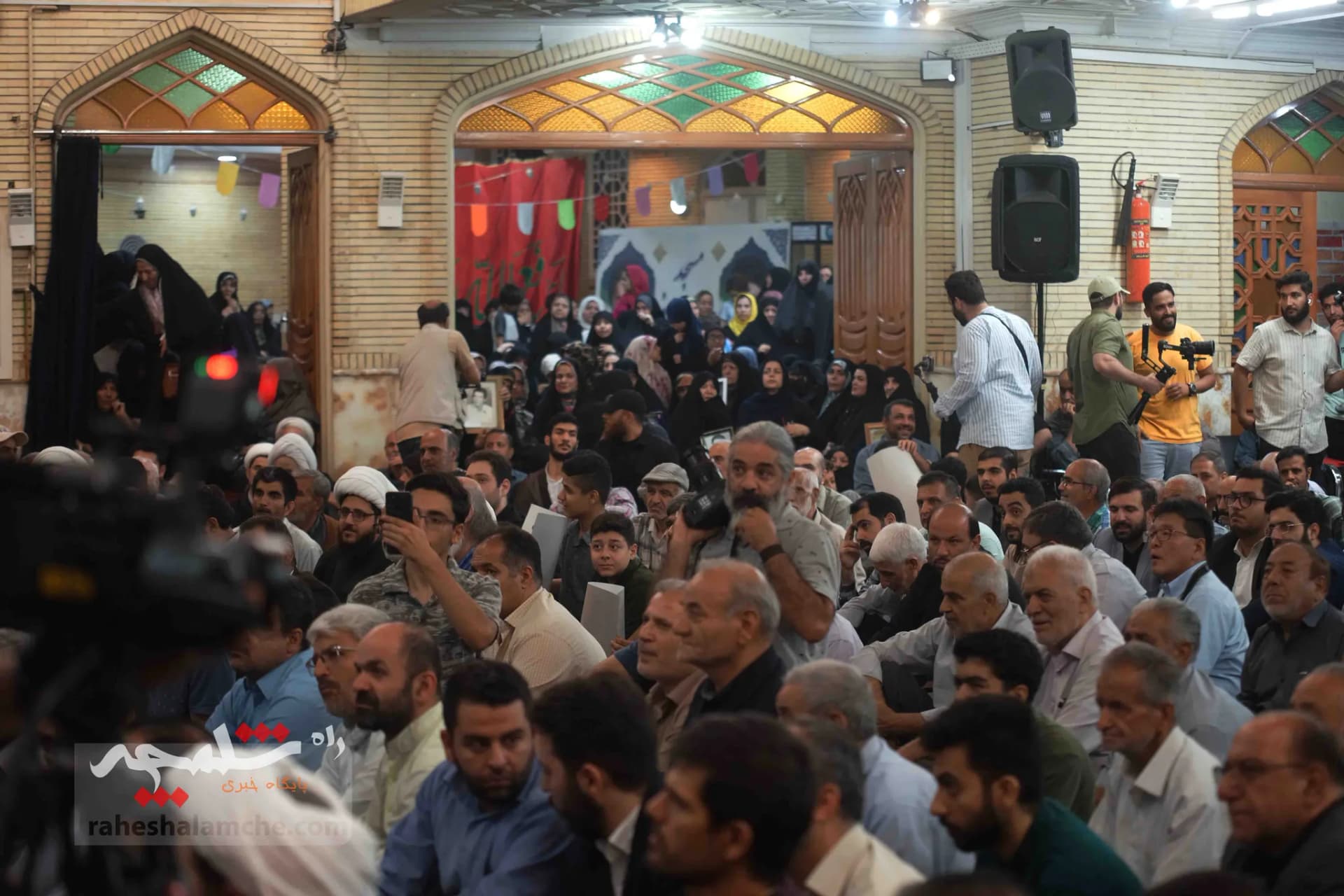 دیدار مردمی زاکانی در مسجد ابوذر تهران +تصاویر — تصویر 45