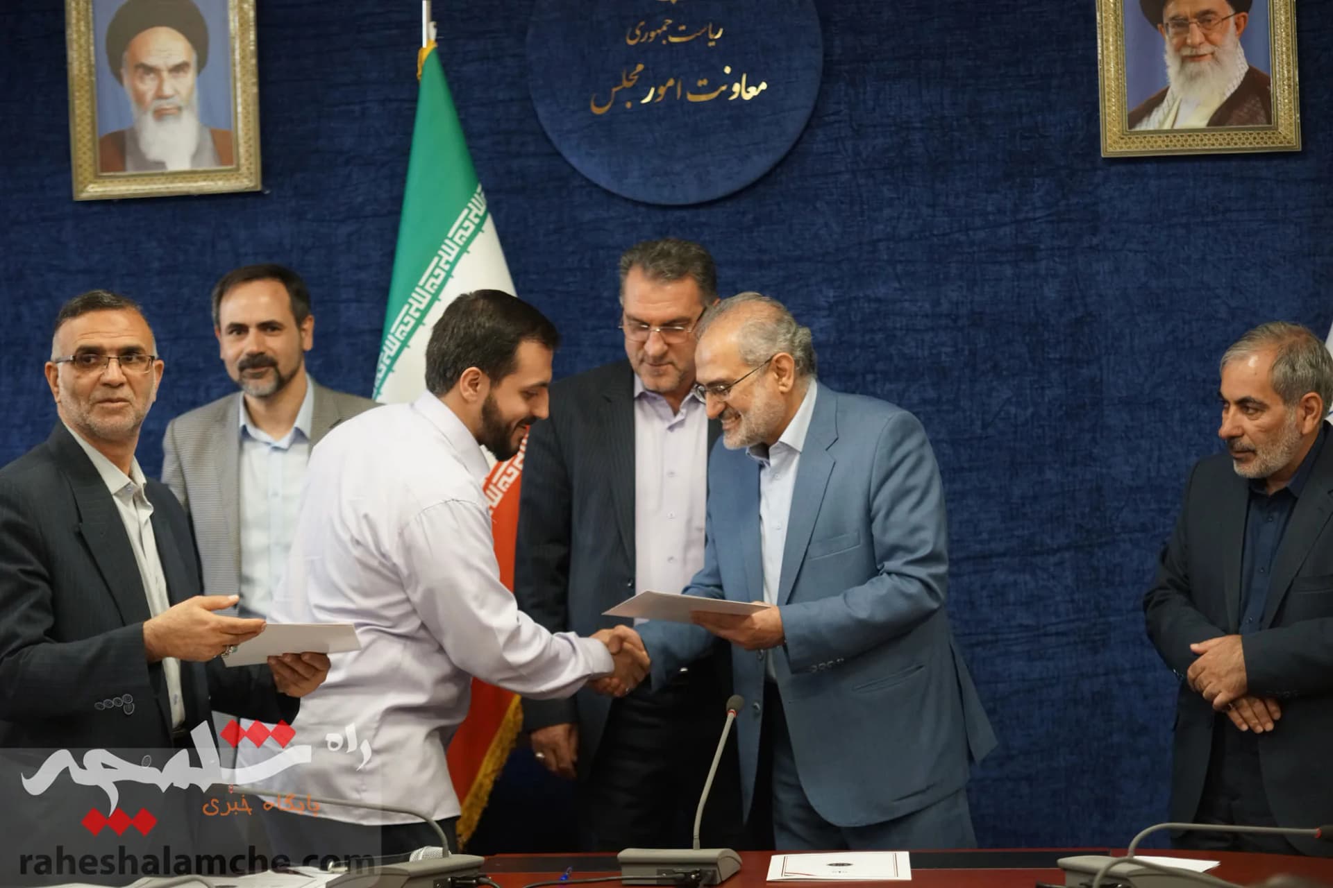 دیدار عیدانه معاون پارلمانی رئیسجمهور با خبرنگاران +تصاویر — تصویر 72